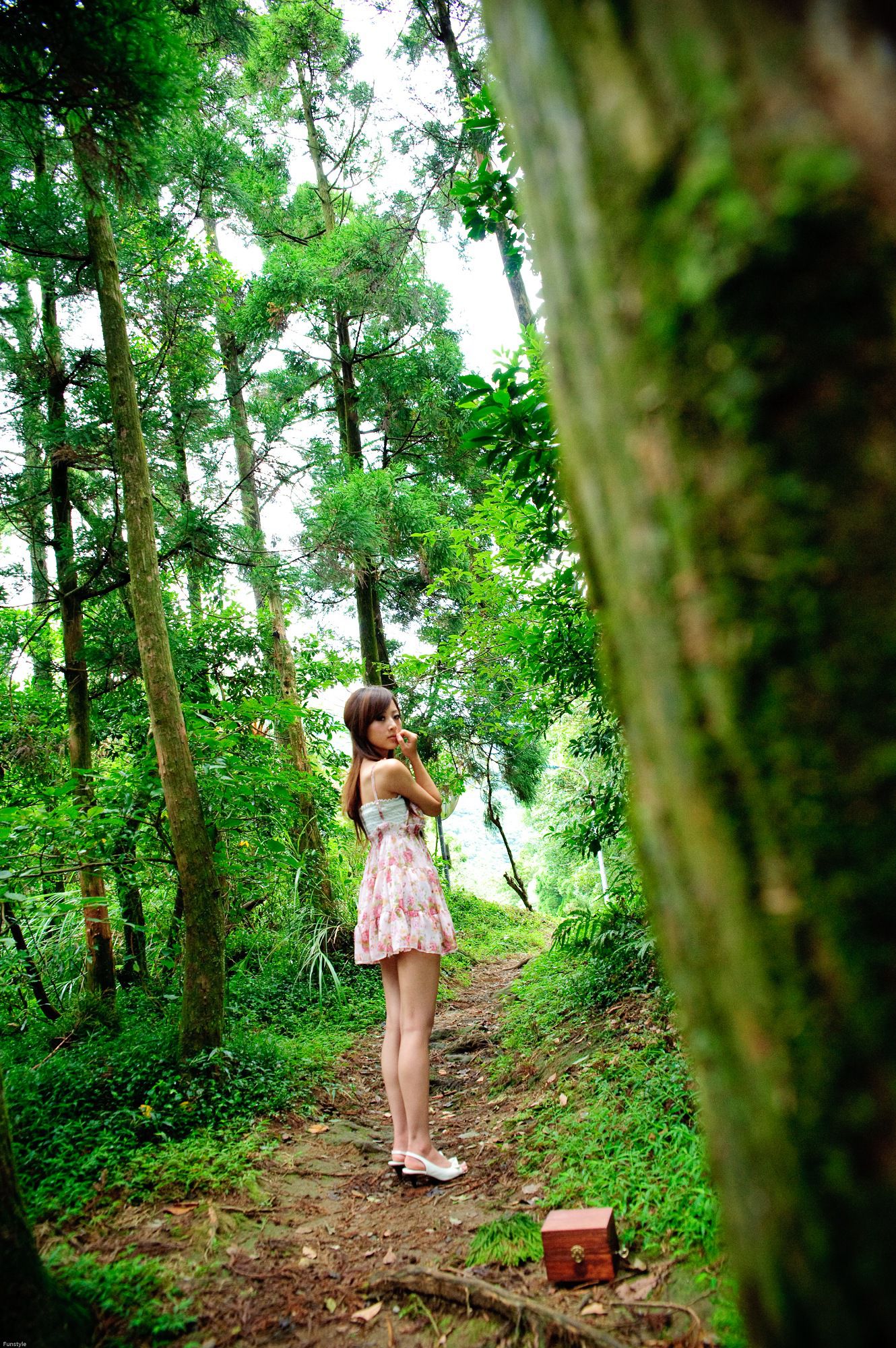 果子MM/Mikako《白色圓舞曲 + 黑色執念》外拍-图15