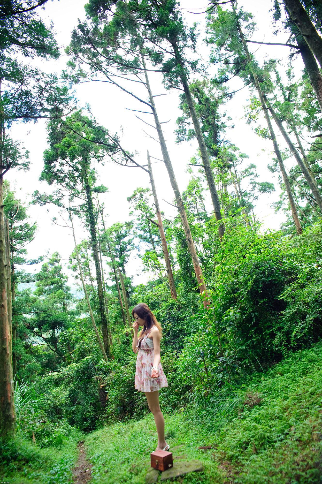 果子MM/Mikako《白色圓舞曲 + 黑色執念》外拍-图16