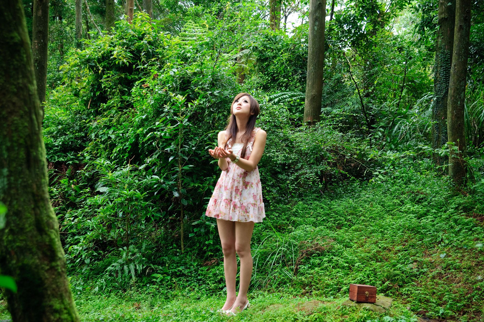 果子MM/Mikako《白色圓舞曲 + 黑色執念》外拍-图17