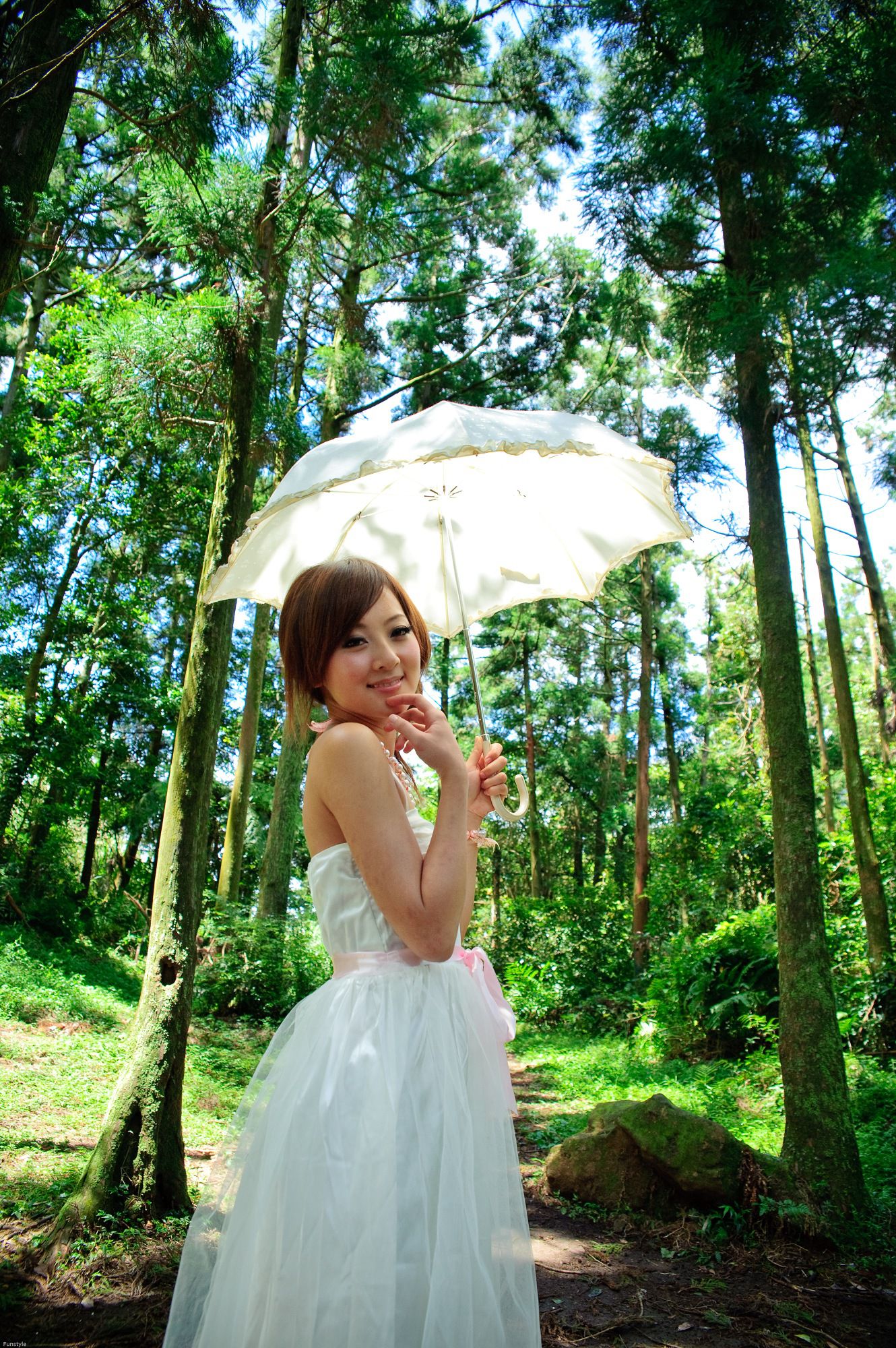 果子MM/Mikako《白色圓舞曲 + 黑色執念》外拍-图30