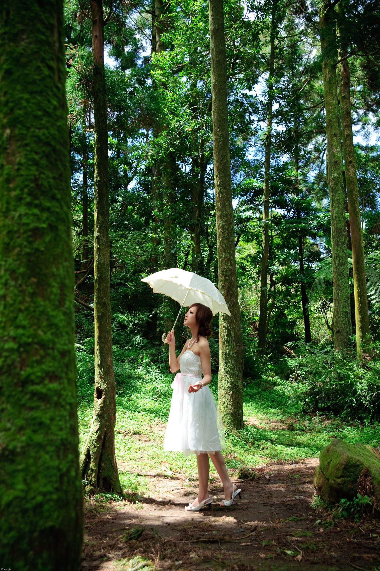 果子MM/Mikako《白色圓舞曲 + 黑色執念》外拍-图32