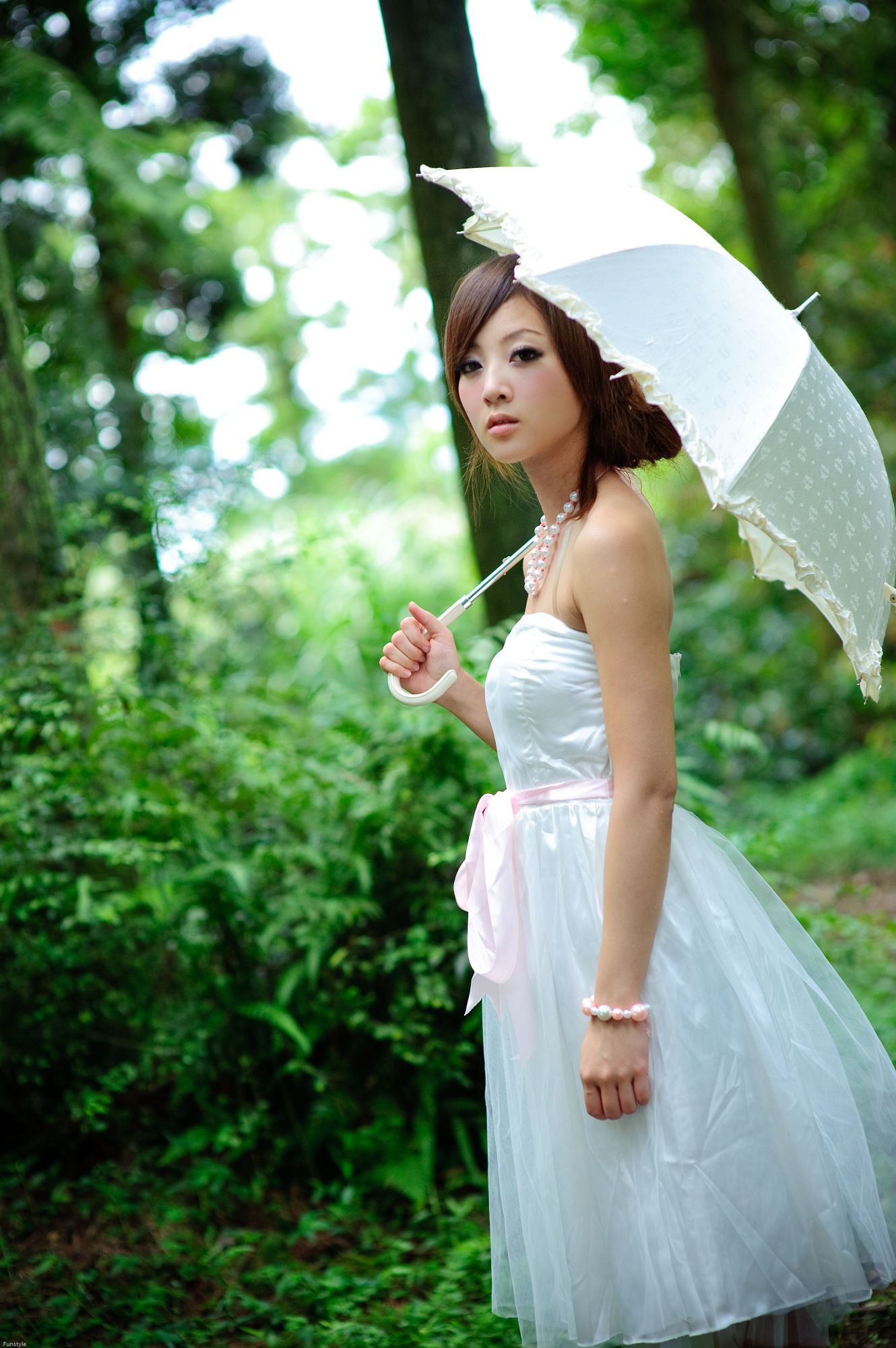 果子MM/Mikako《白色圓舞曲 + 黑色執念》外拍-图40