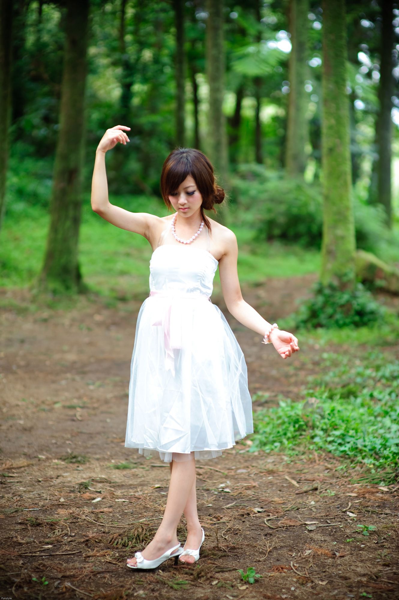 果子MM/Mikako《白色圓舞曲 + 黑色執念》外拍-图42