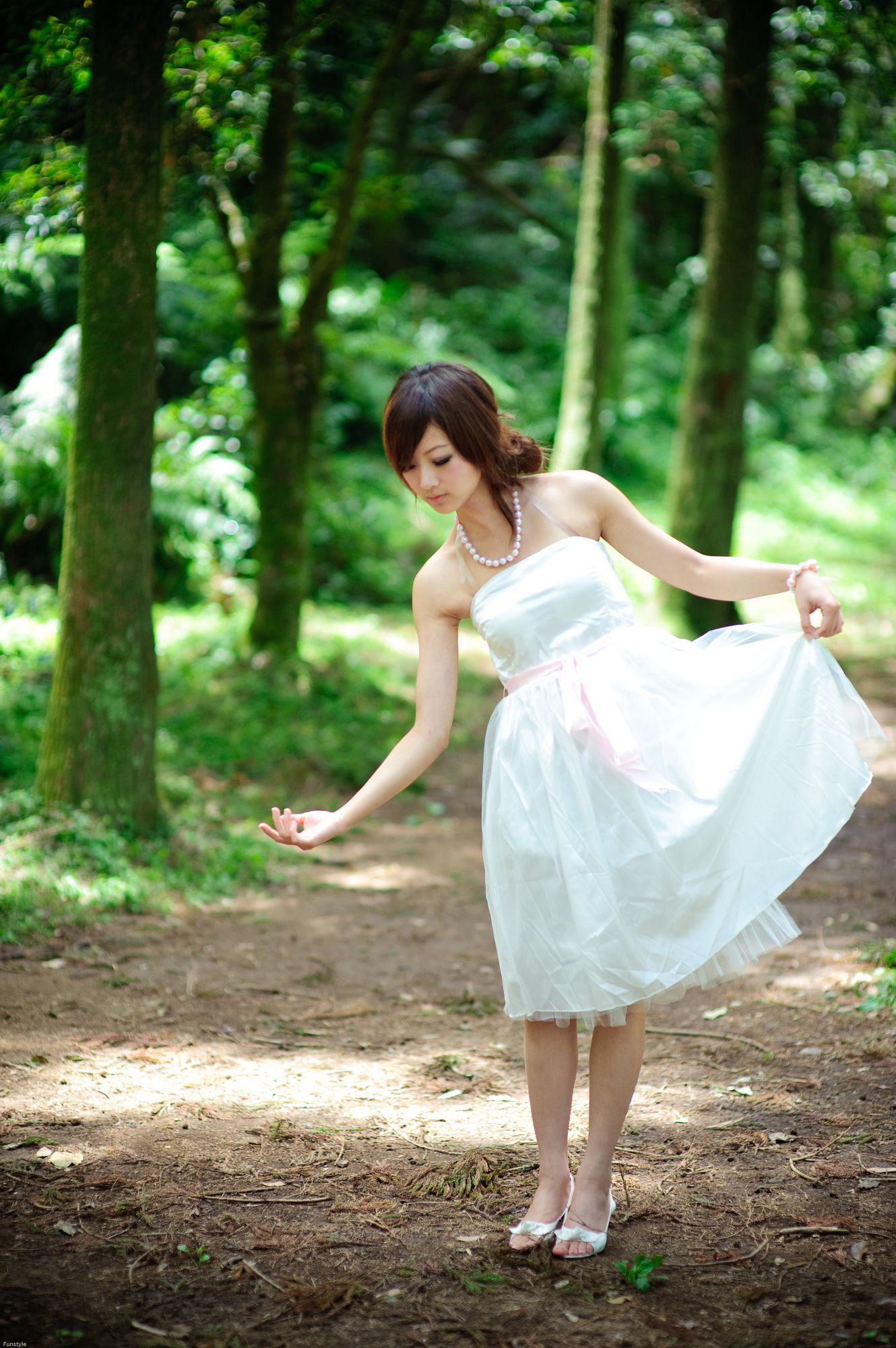 果子MM/Mikako《白色圓舞曲 + 黑色執念》外拍-图43