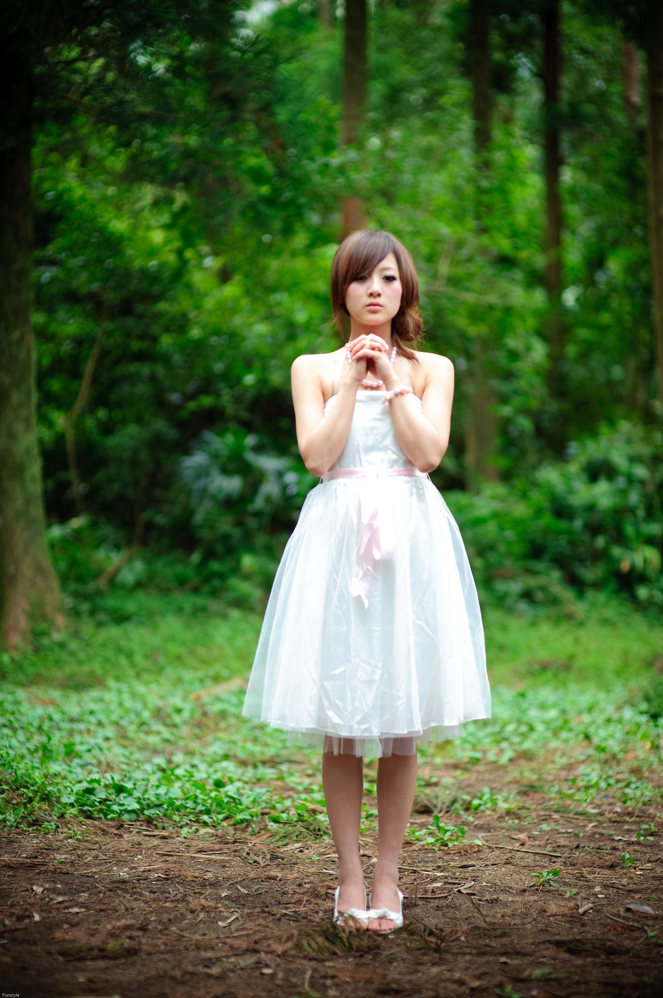 果子MM/Mikako《白色圓舞曲 + 黑色執念》外拍-图46