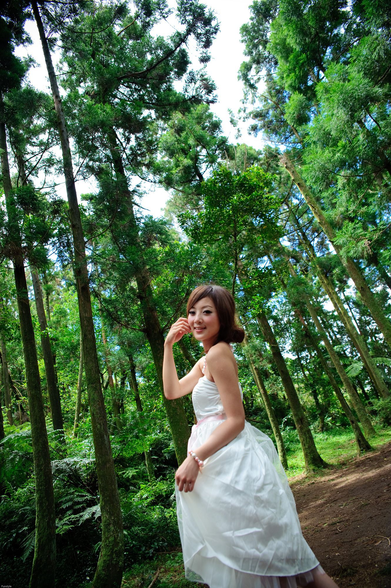 果子MM/Mikako《白色圓舞曲 + 黑色執念》外拍-图47