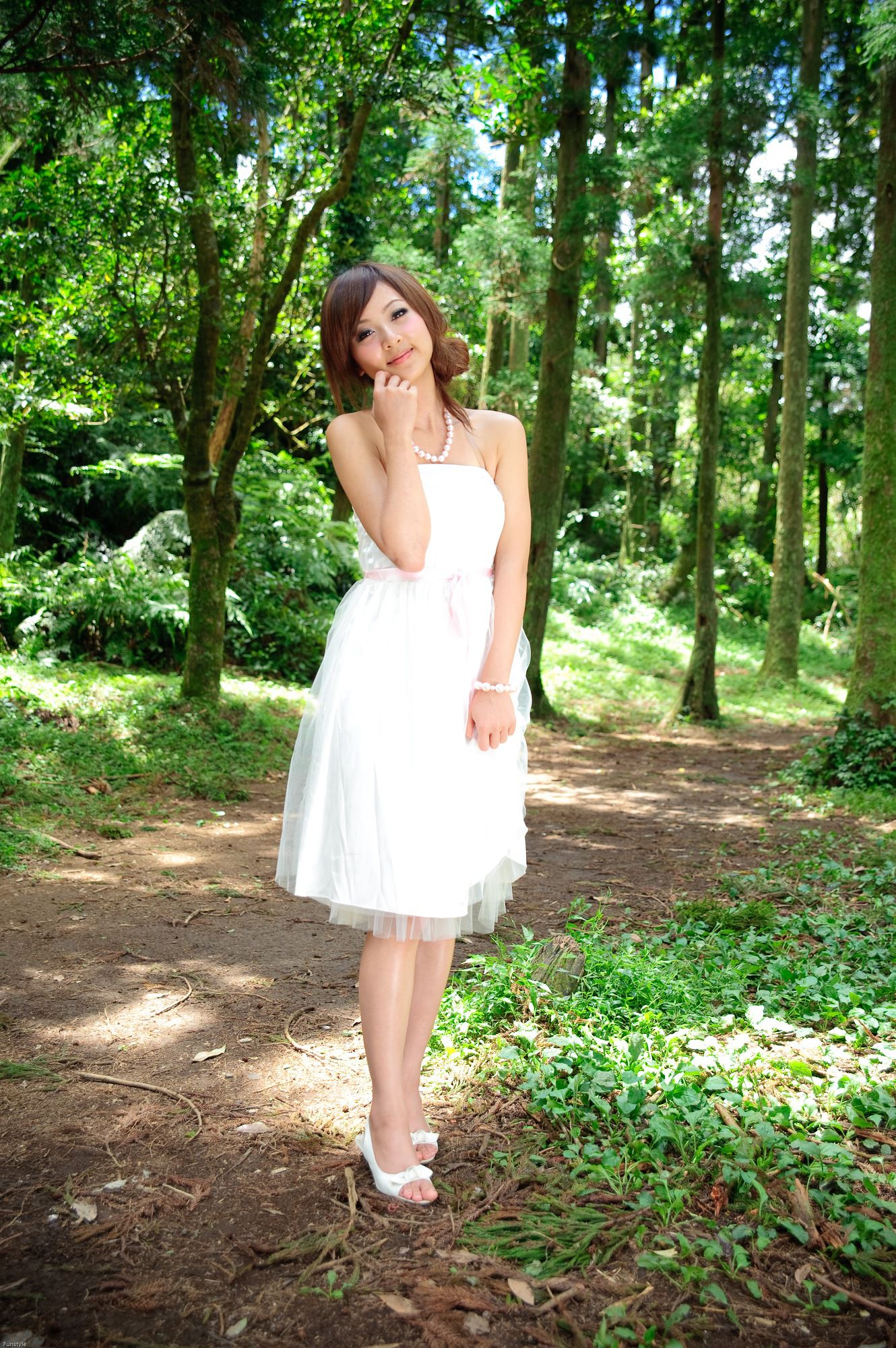 果子MM/Mikako《白色圓舞曲 + 黑色執念》外拍-图49