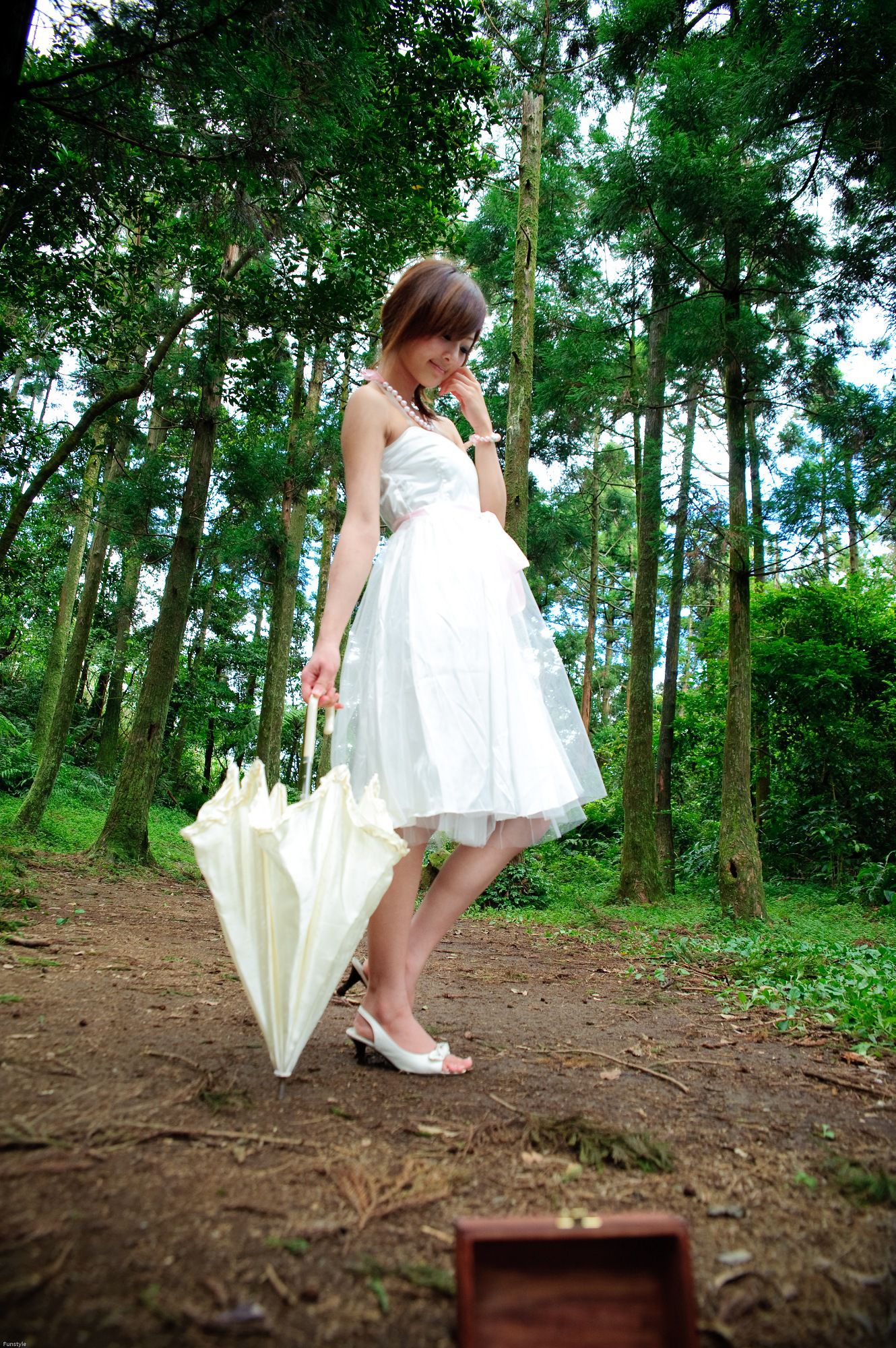 果子MM/Mikako《白色圓舞曲 + 黑色執念》外拍-图52