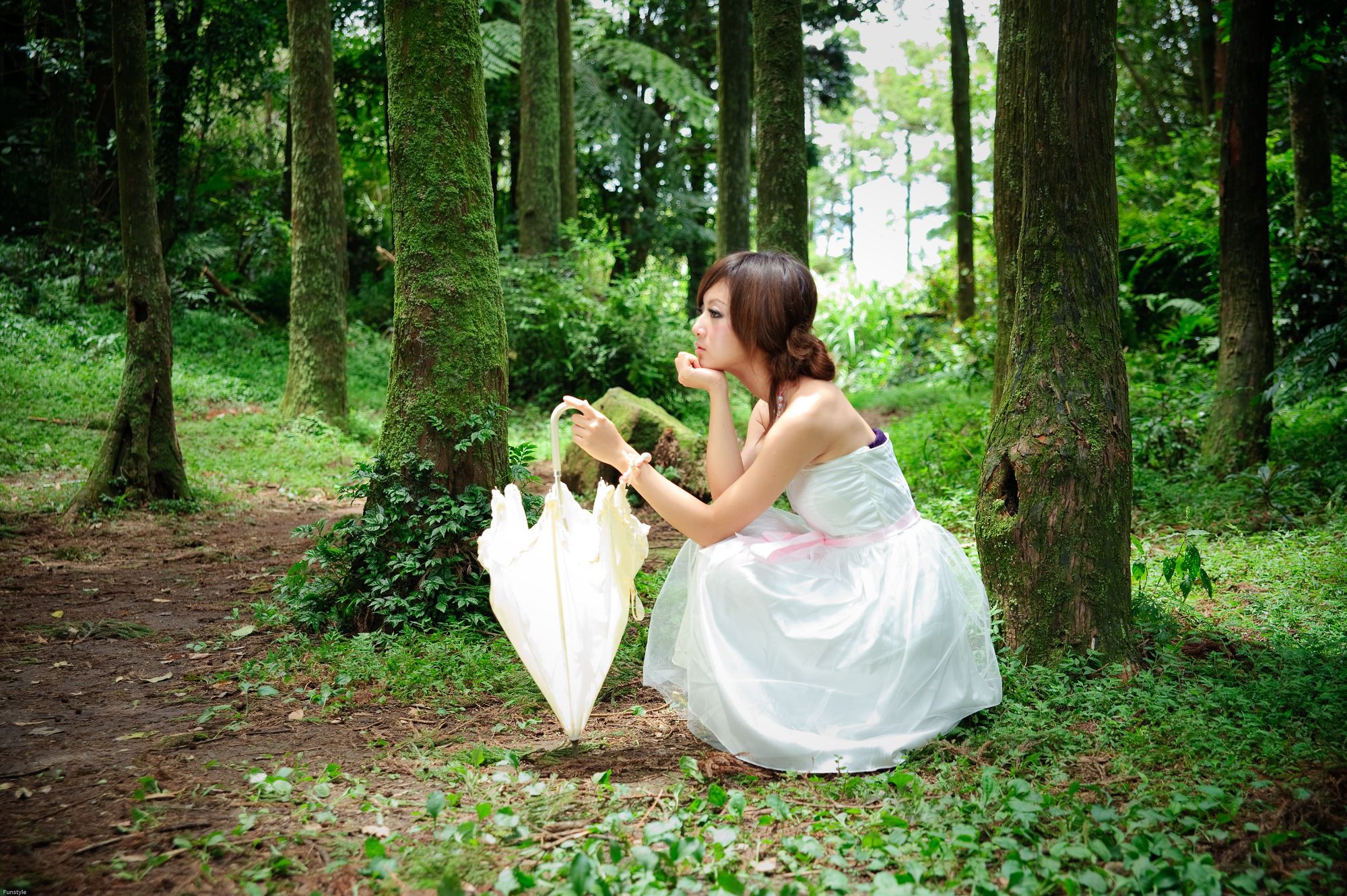 果子MM/Mikako《白色圓舞曲 + 黑色執念》外拍-图53