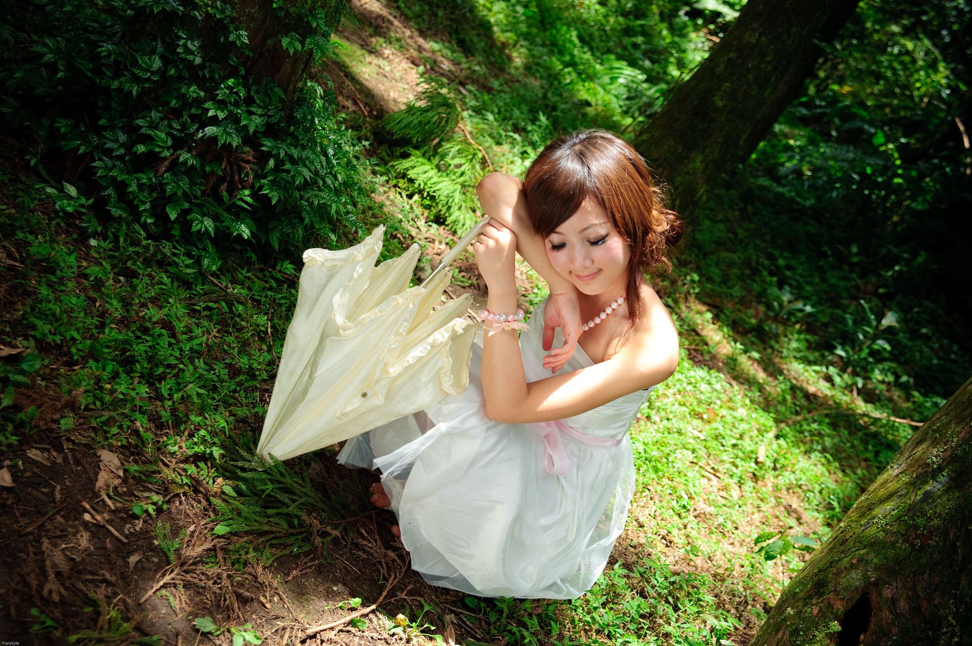 果子MM/Mikako《白色圓舞曲 + 黑色執念》外拍-图56