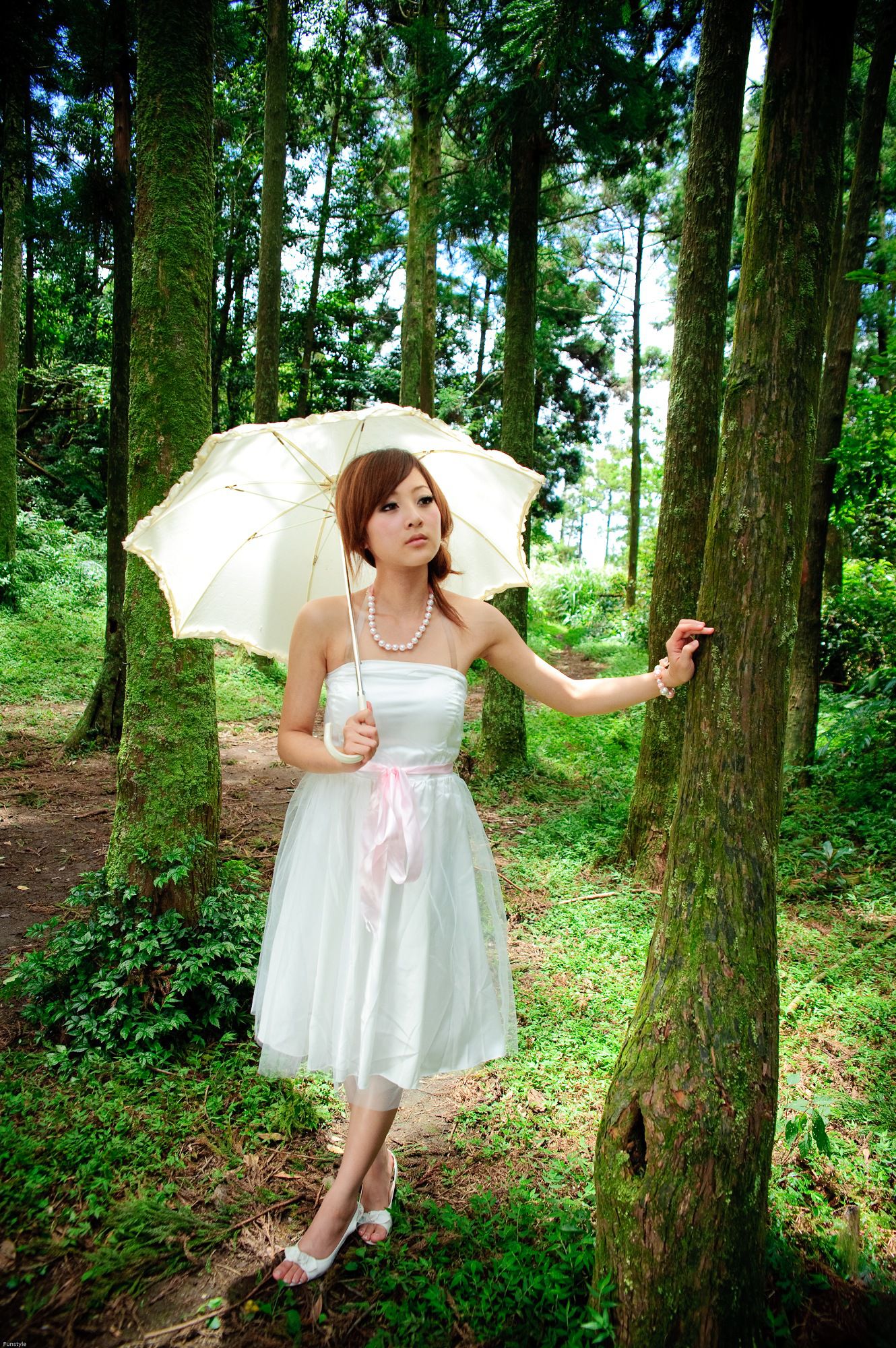 果子MM/Mikako《白色圓舞曲 + 黑色執念》外拍-图57