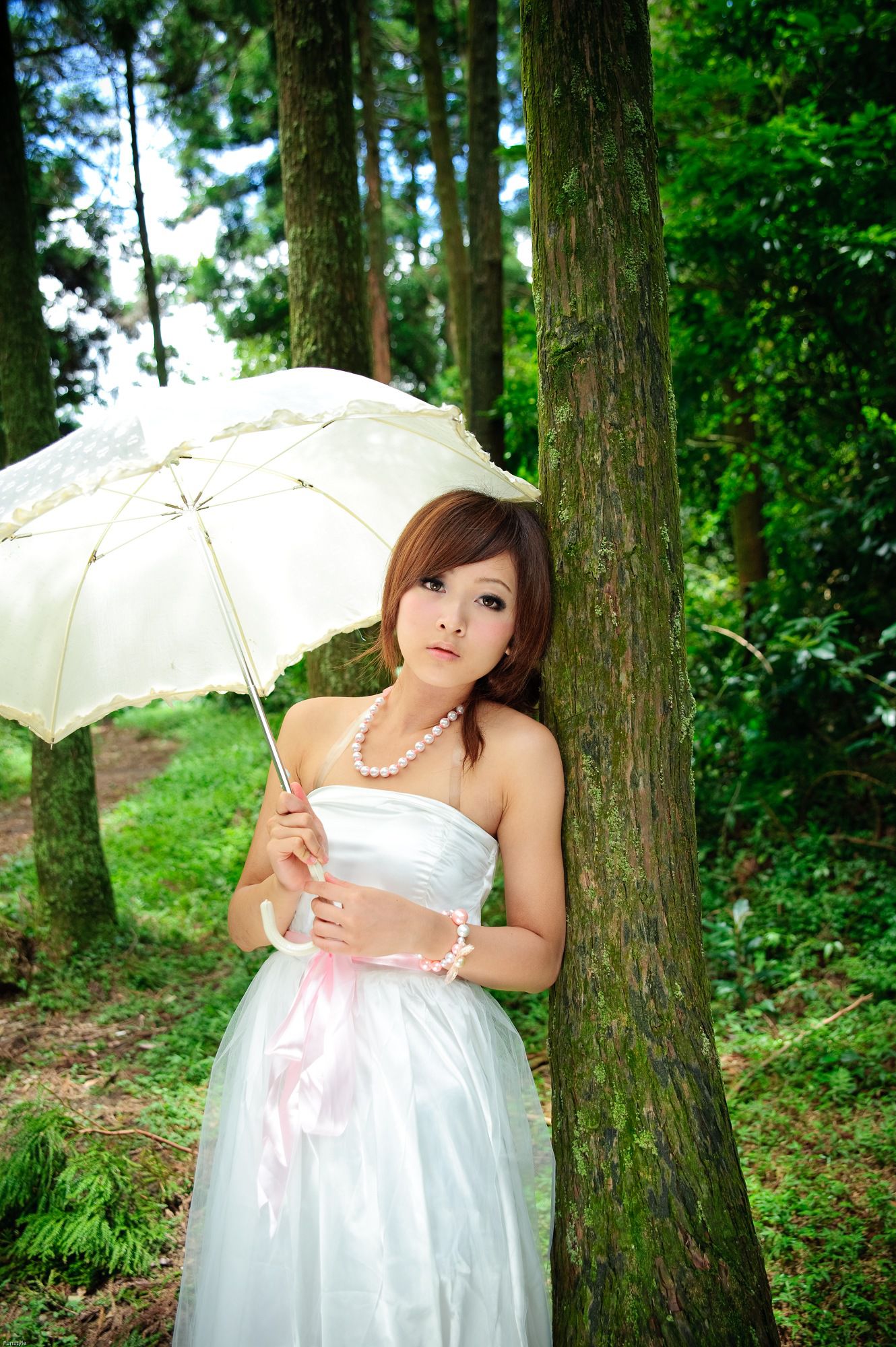 果子MM/Mikako《白色圓舞曲 + 黑色執念》外拍-图59