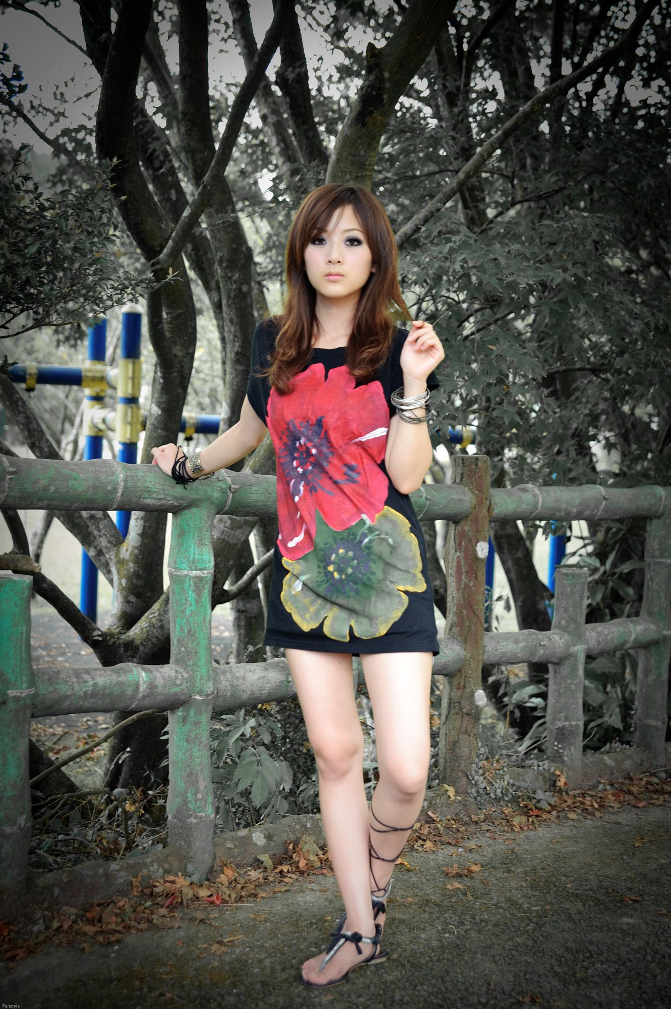 果子MM/Mikako《白色圓舞曲 + 黑色執念》外拍-图67