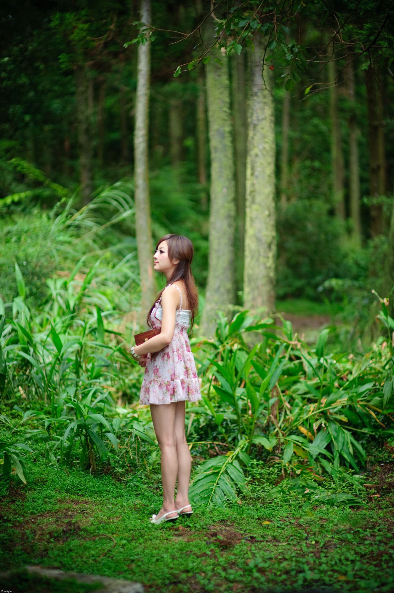 果子MM/Mikako《白色圓舞曲 + 黑色執念》外拍-图6