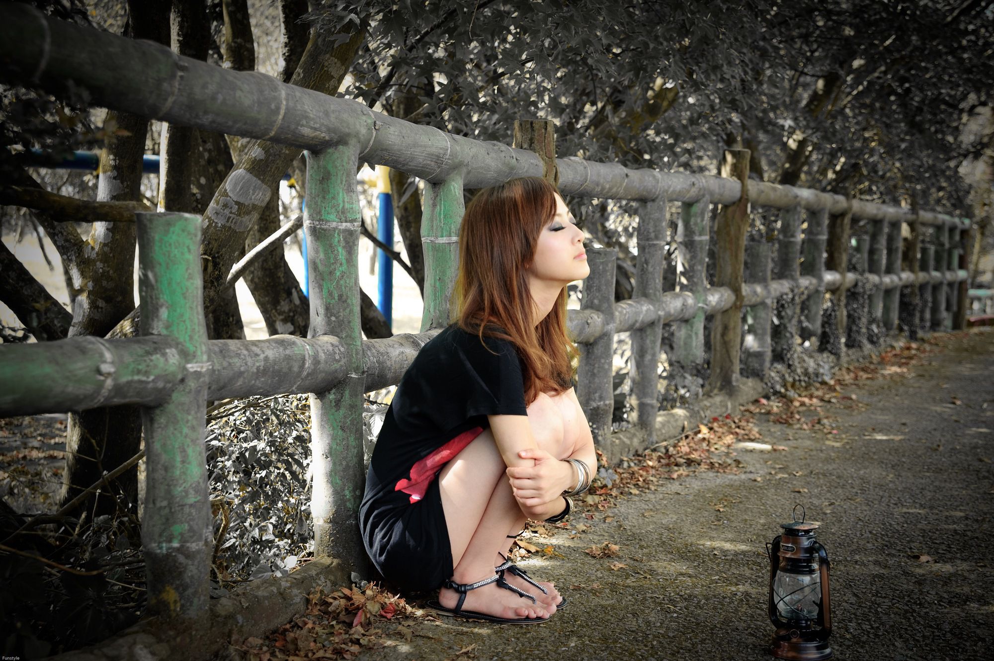 果子MM/Mikako《白色圓舞曲 + 黑色執念》外拍-图69