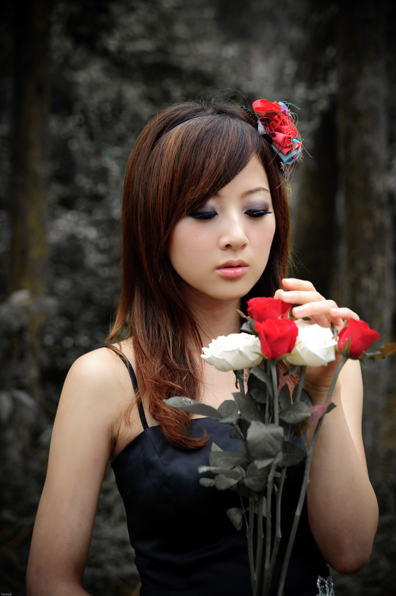 果子MM/Mikako《白色圓舞曲 + 黑色執念》外拍-图88