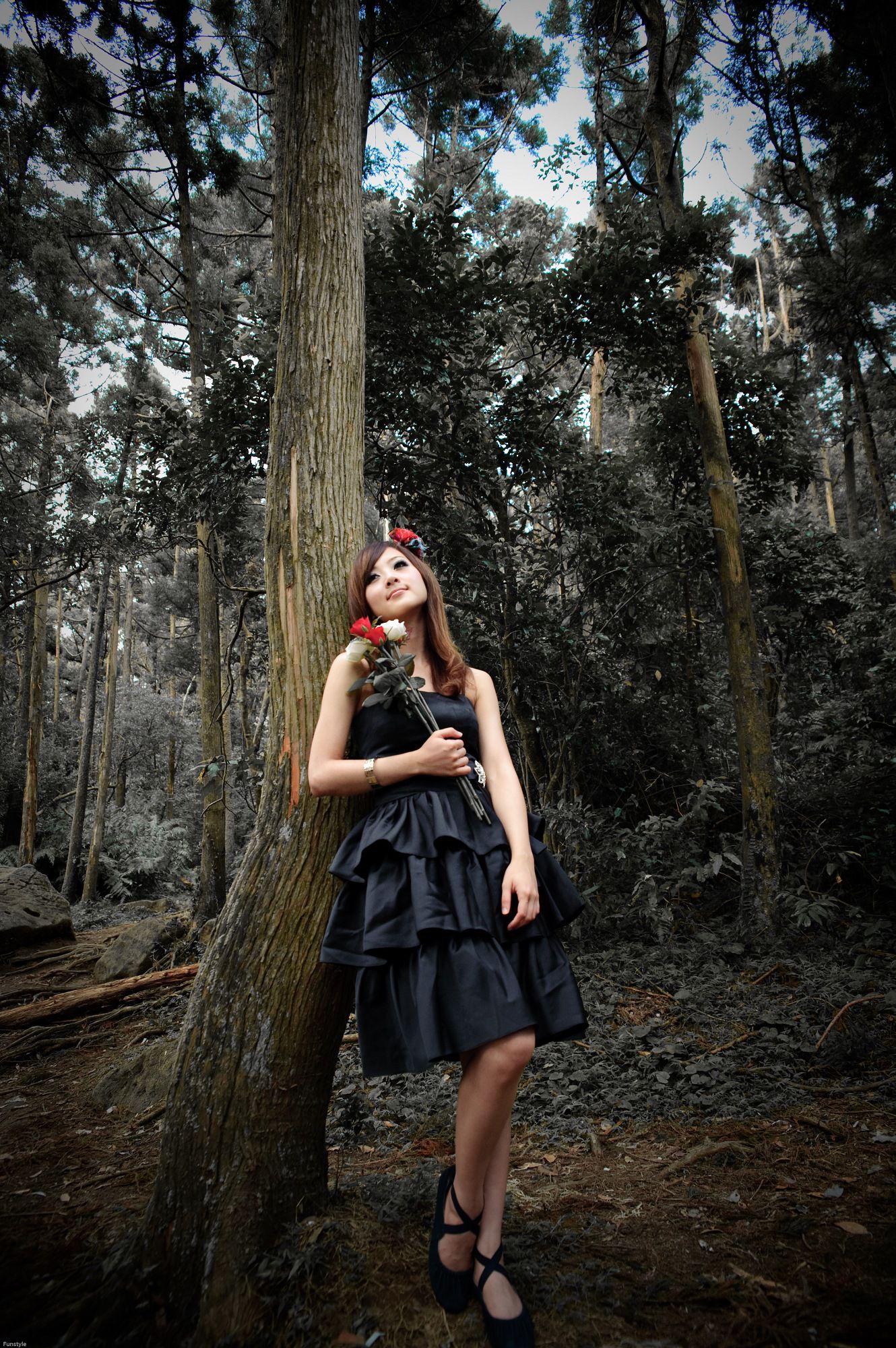 果子MM/Mikako《白色圓舞曲 + 黑色執念》外拍-图90