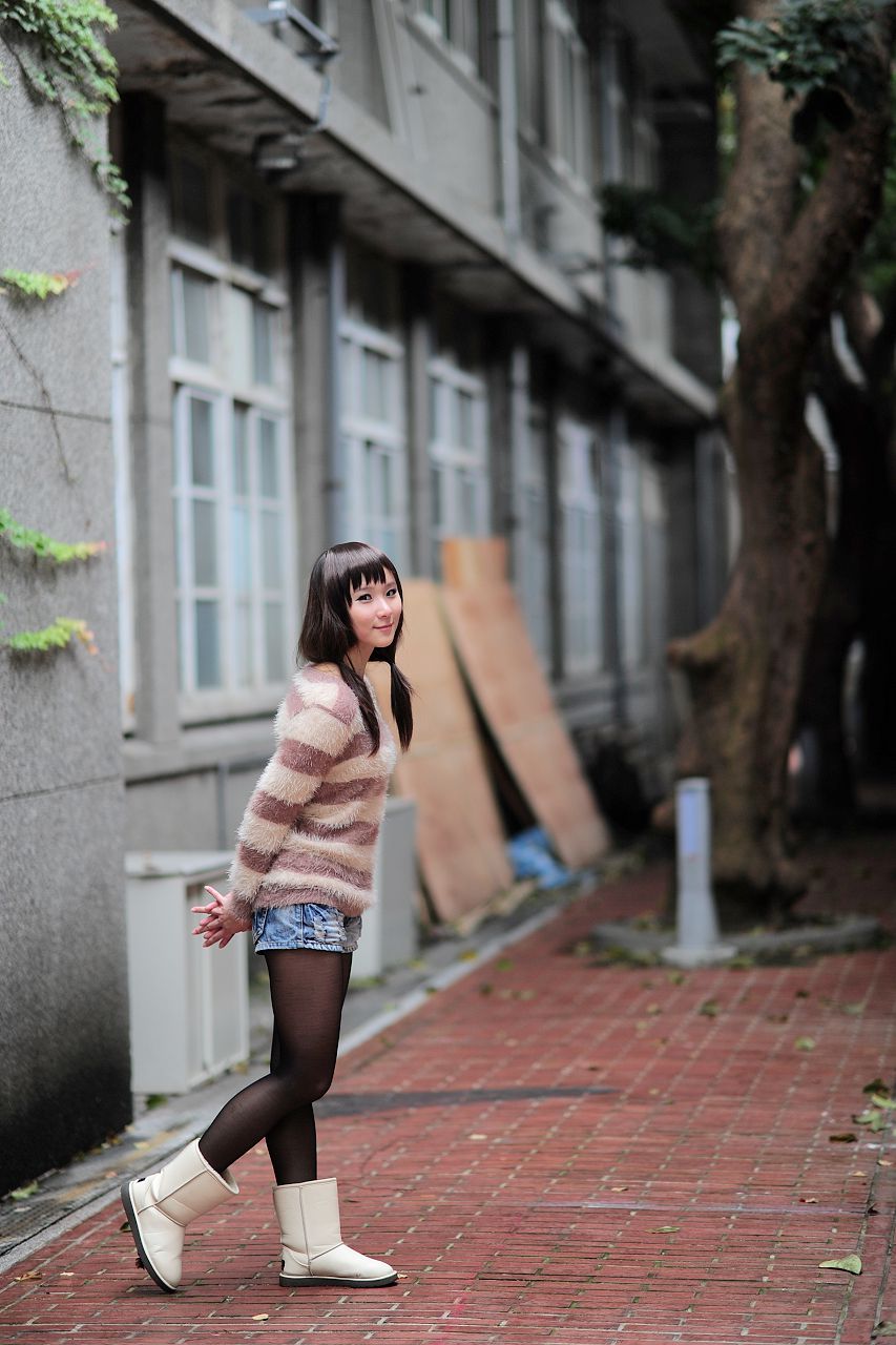 台湾黑丝芭比娃娃美女外拍-图16