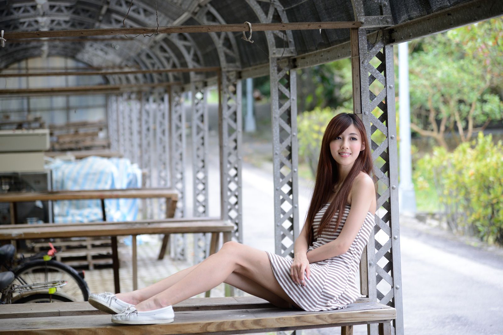 廖挺伶/Kila晶晶《齐B超短裙系列》外拍-图1