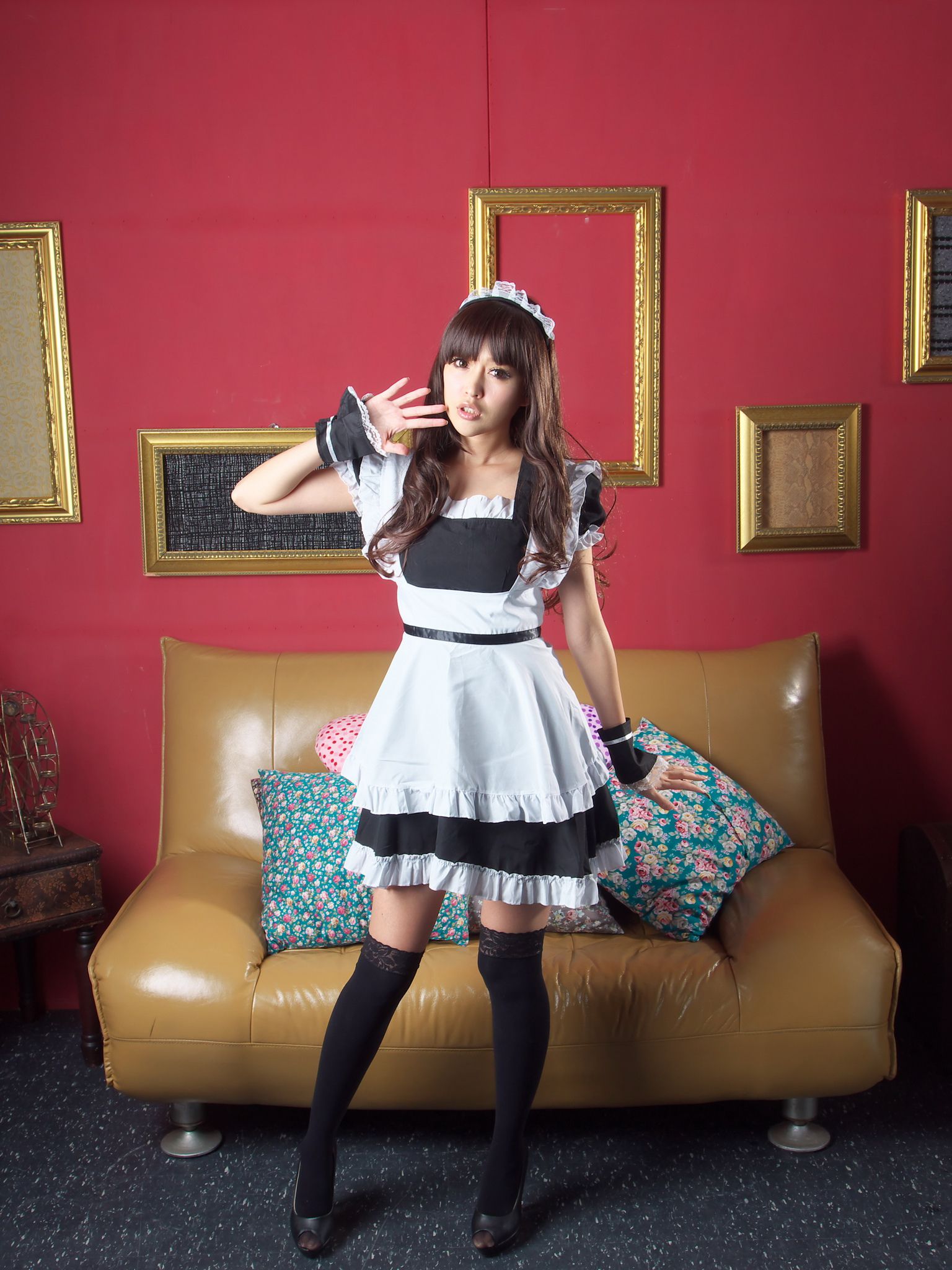杜可薇Avy《长筒袜黑丝女仆装系列》-图0