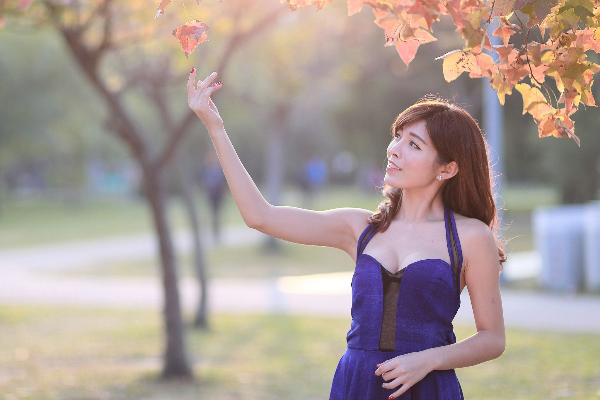 冰山美人廖坎蒂《初夏公园外拍》-图1