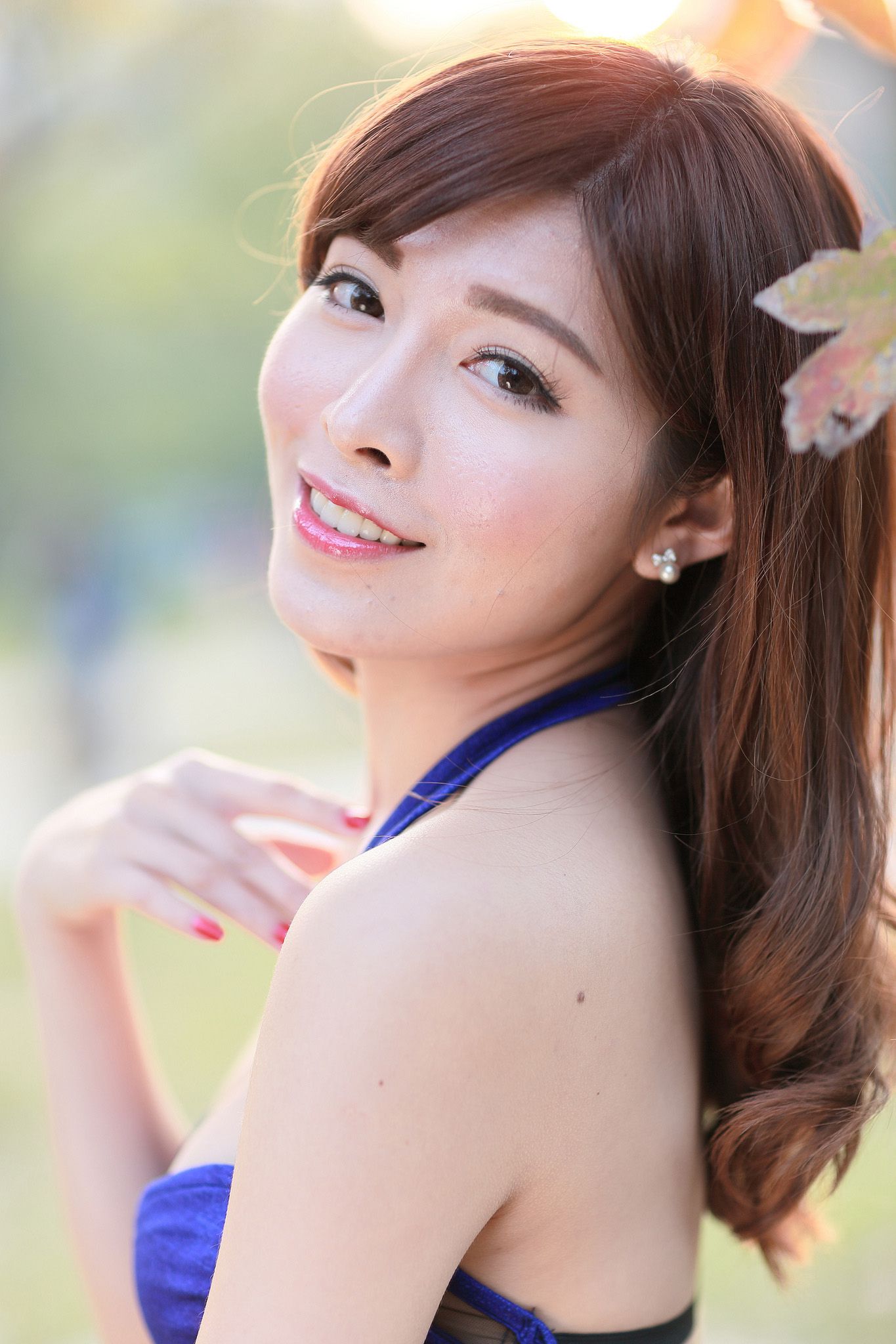 冰山美人廖坎蒂《初夏公园外拍》-图3