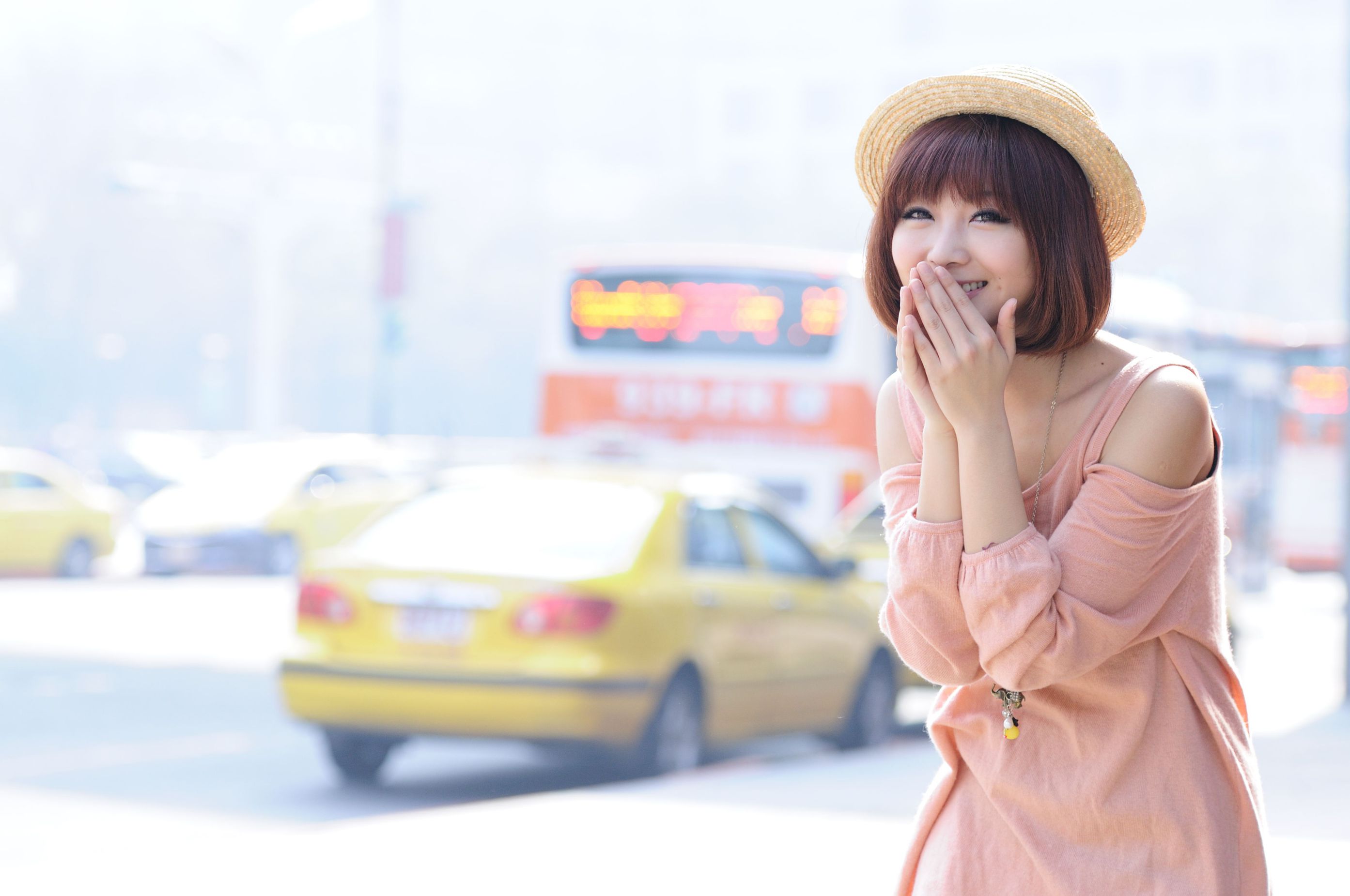 短发美女小猪patty《2组小清新街拍》-图0