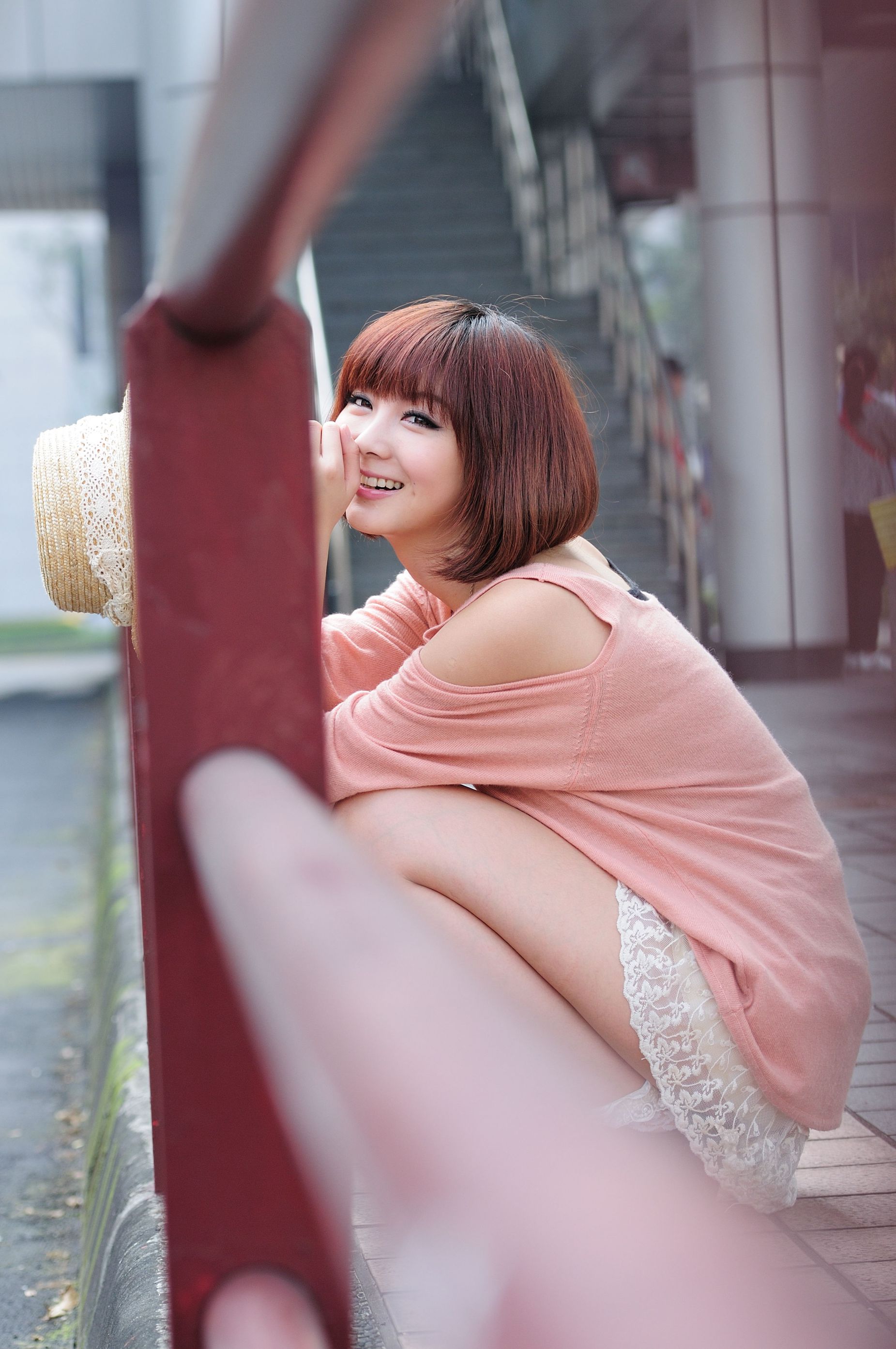 短发美女小猪patty《2组小清新街拍》-图3