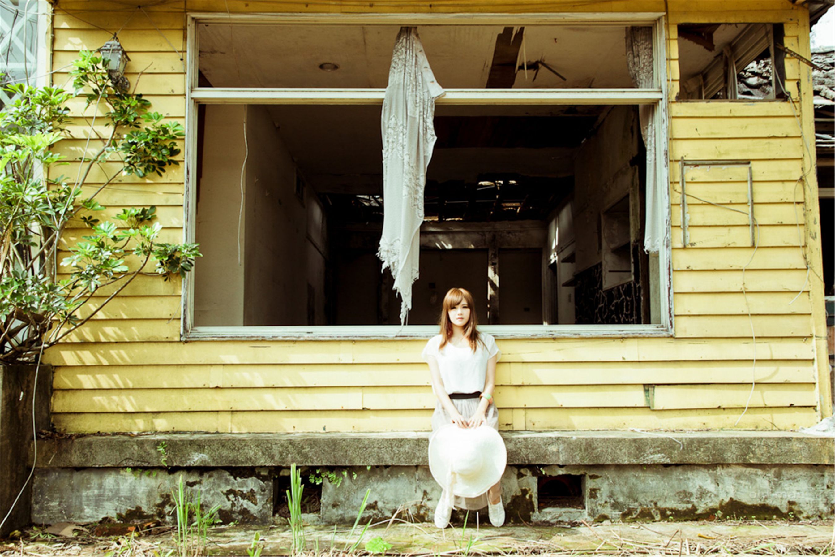 台湾模特熊维妮《美军宿舍随拍》-图2