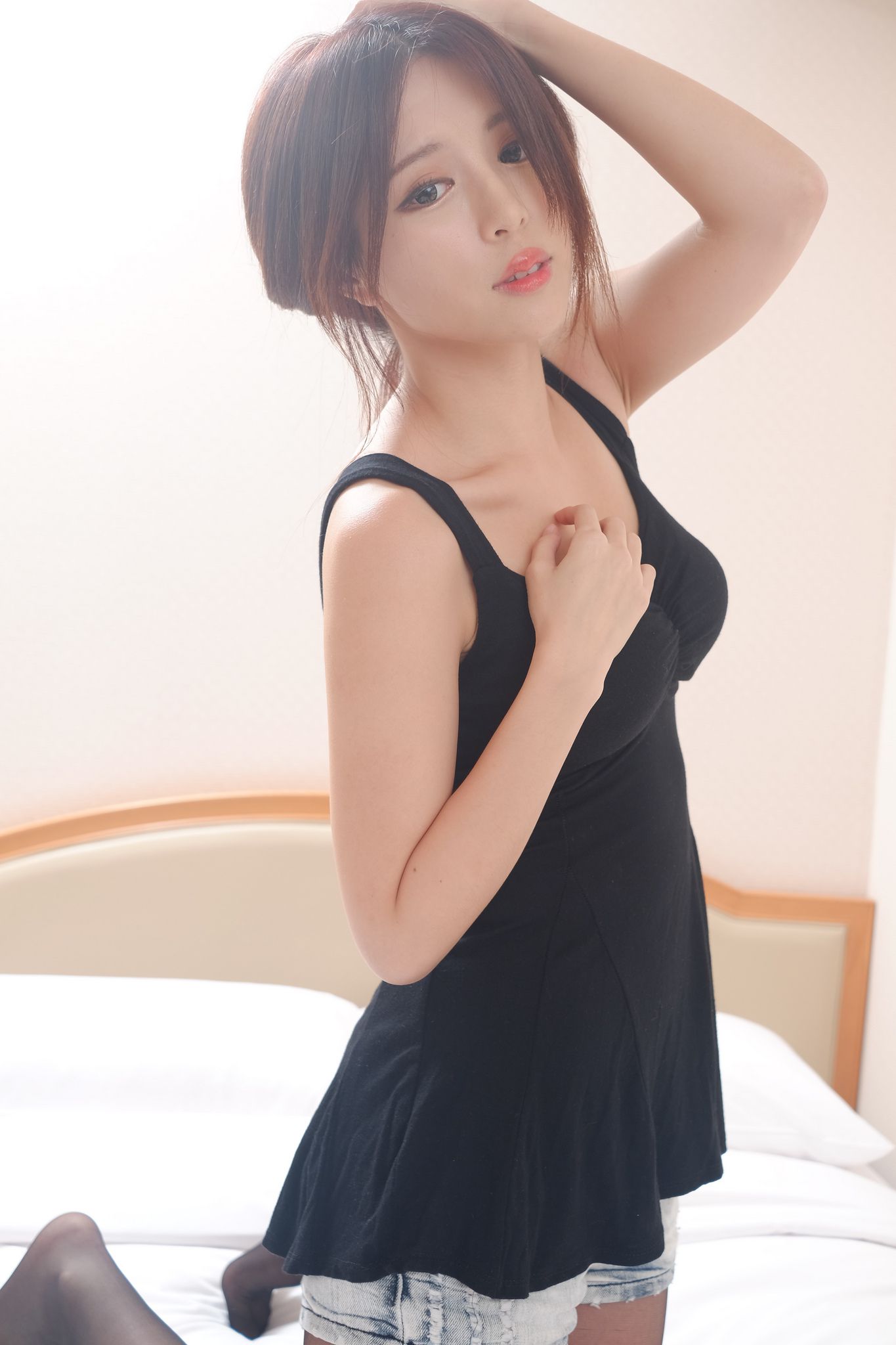 网红嫩模张齐郡JULIE《甜美吊带女神》-图37