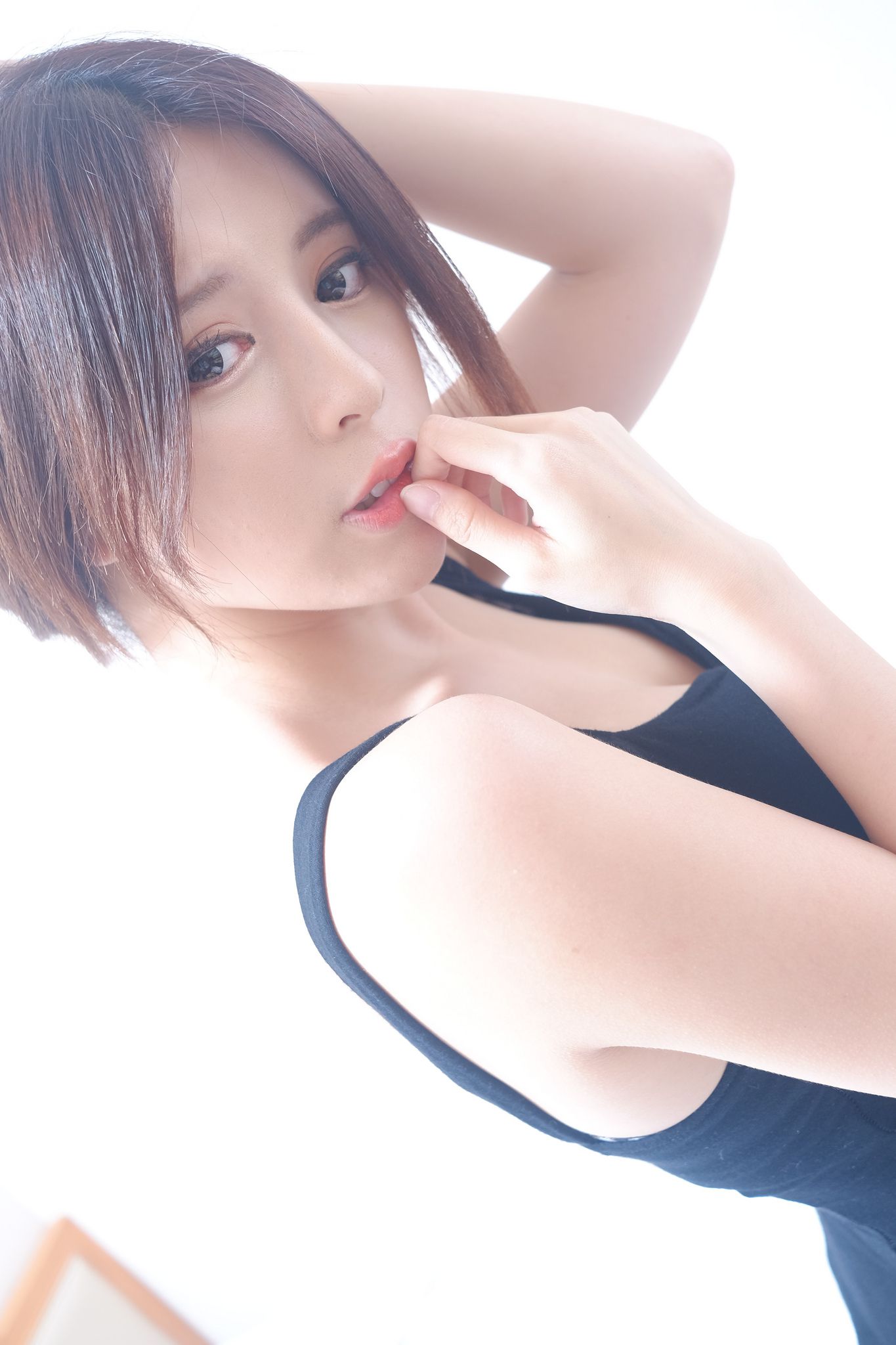 网红嫩模张齐郡JULIE《甜美吊带女神》-图55