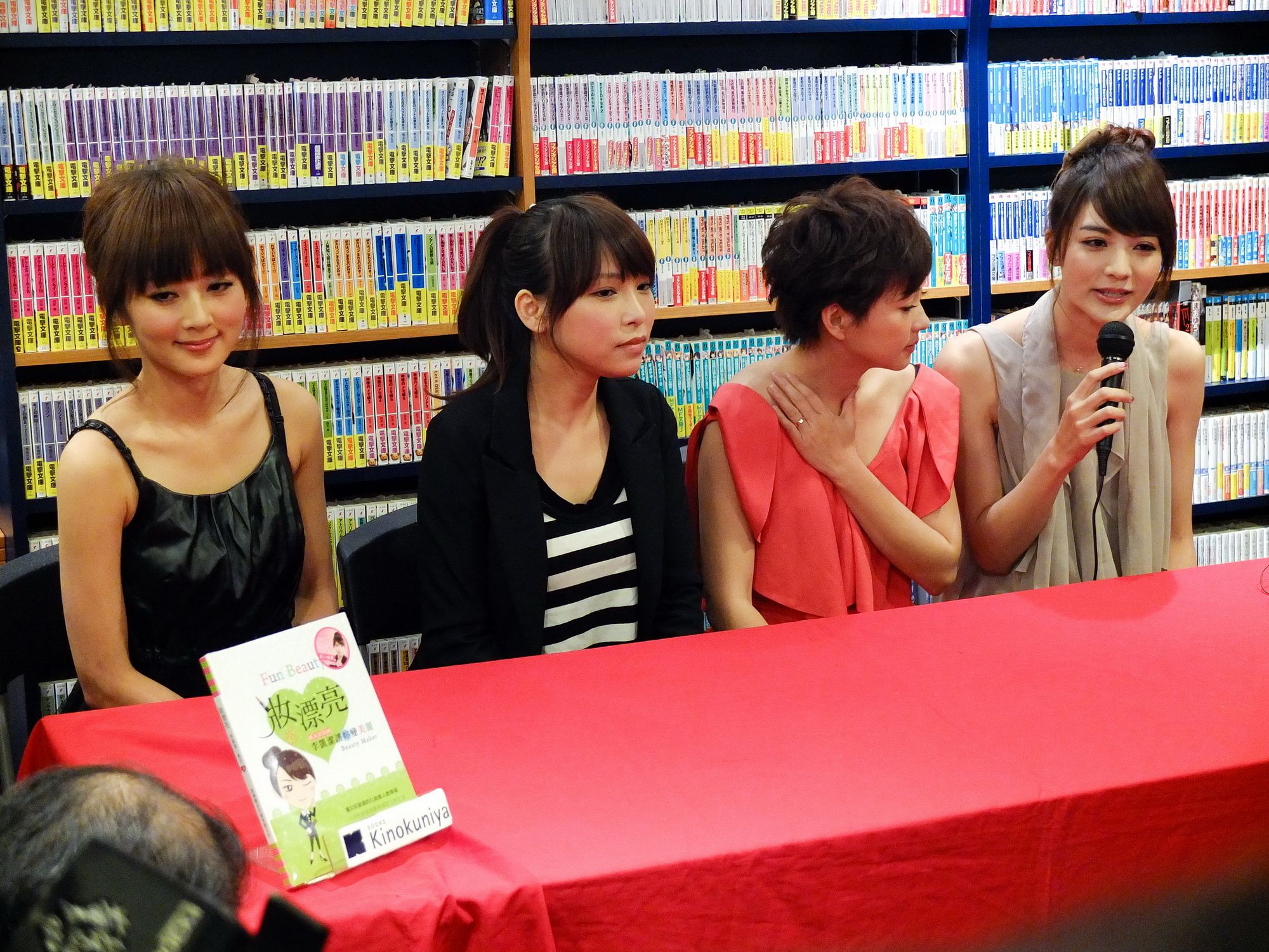 果子MM/张允霏《妝漂亮 簽書會》高清活动图片-图3