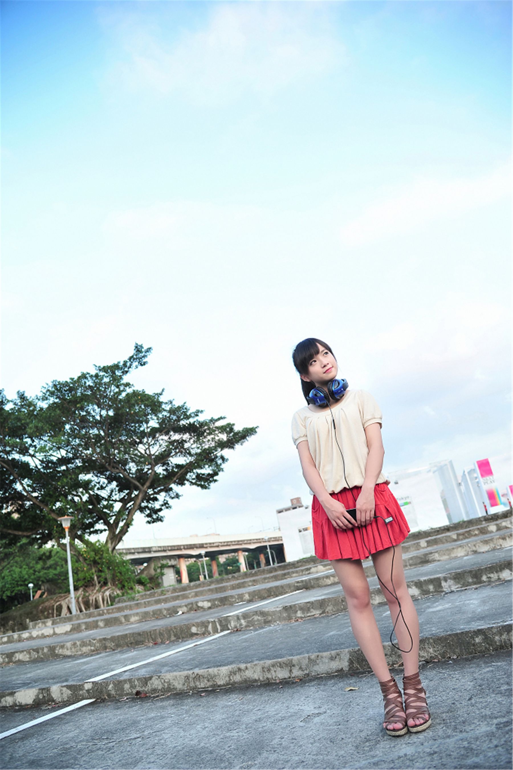 台湾美少女小敬(虞成敬)《逸仙公园外拍》-图11