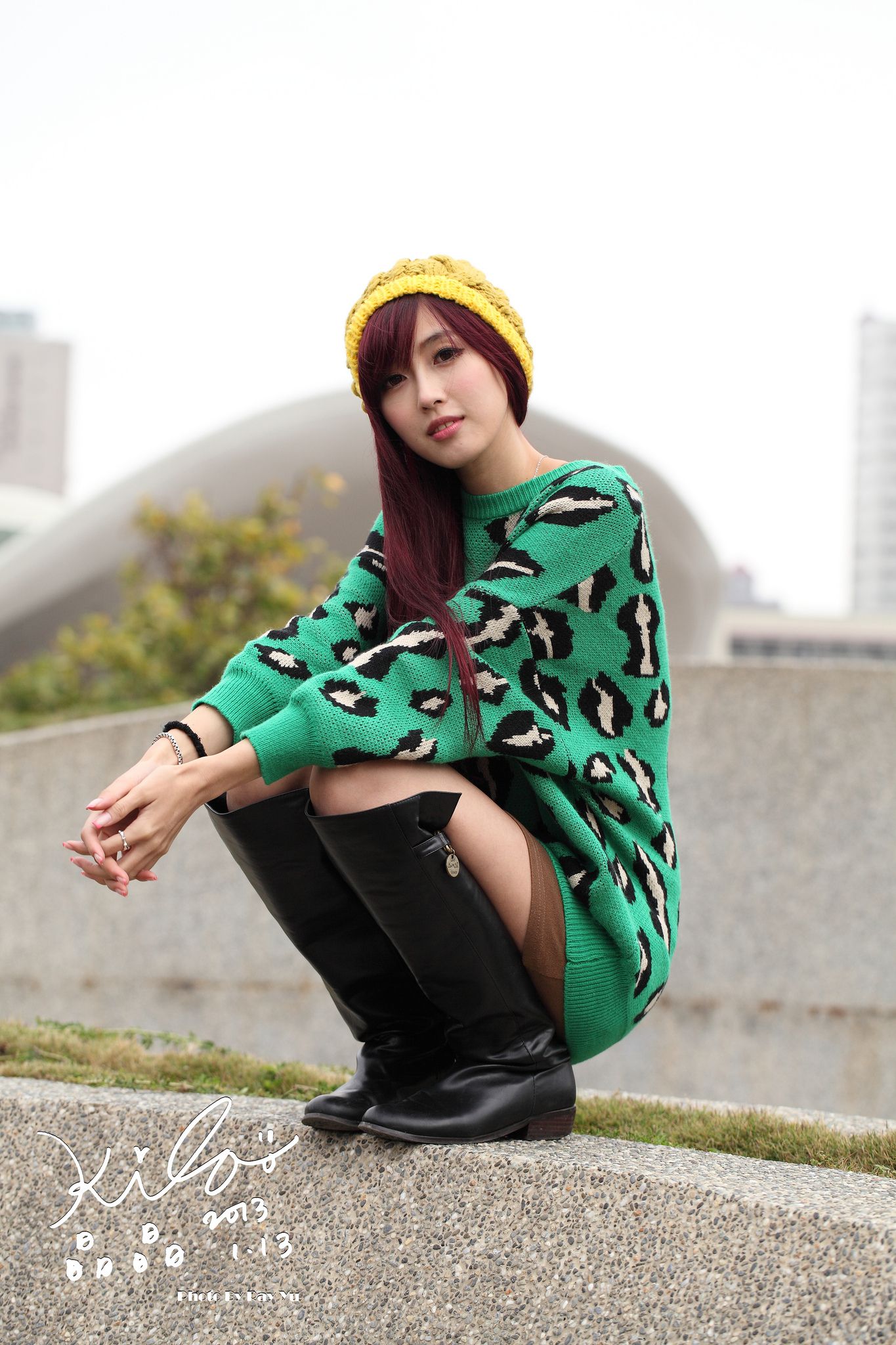 台湾模特廖挺伶/Kila晶晶《绿色长衣+长靴》街拍-图0