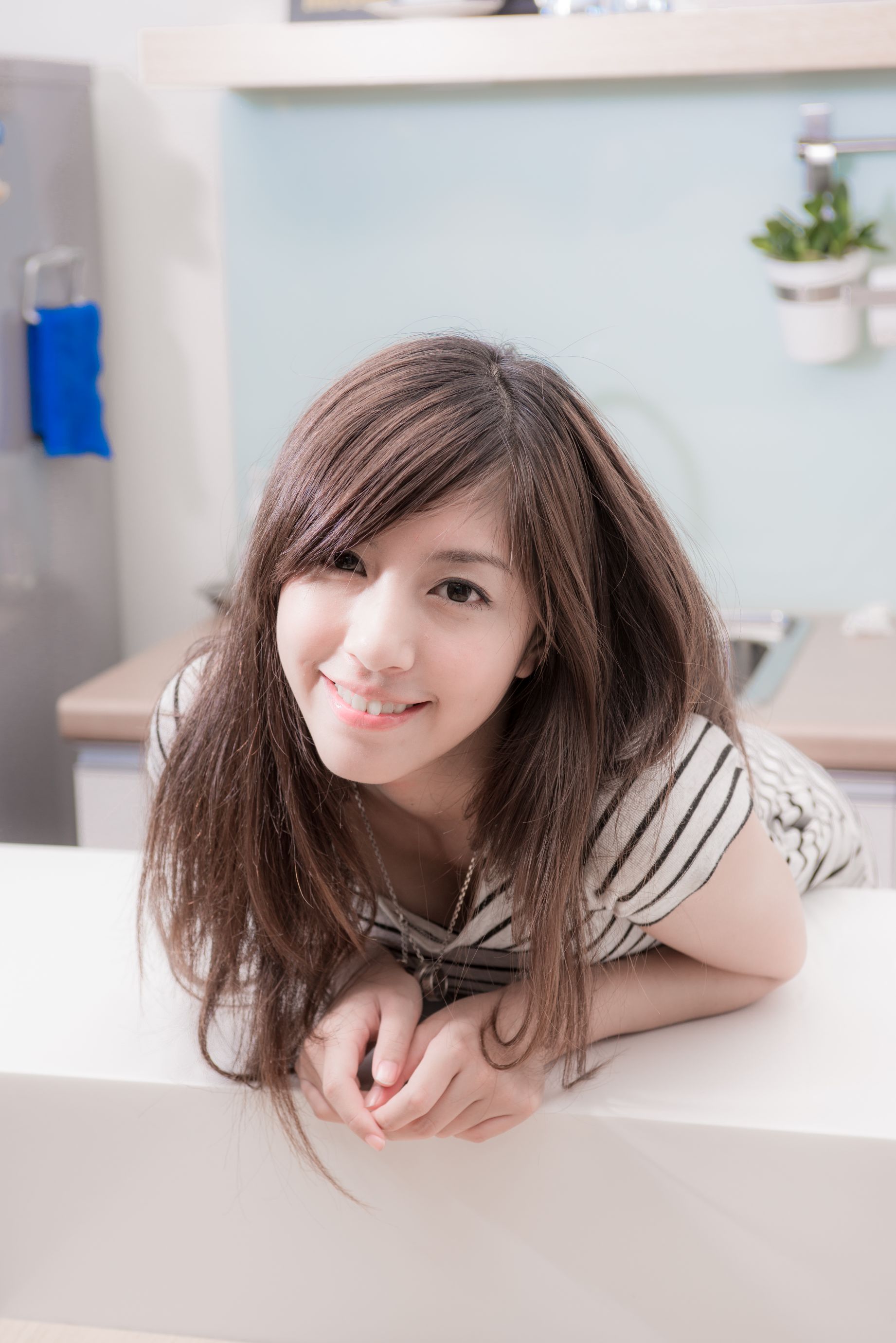 辜莞允、邱慧雯《极品台湾姐妹花》居家-图0