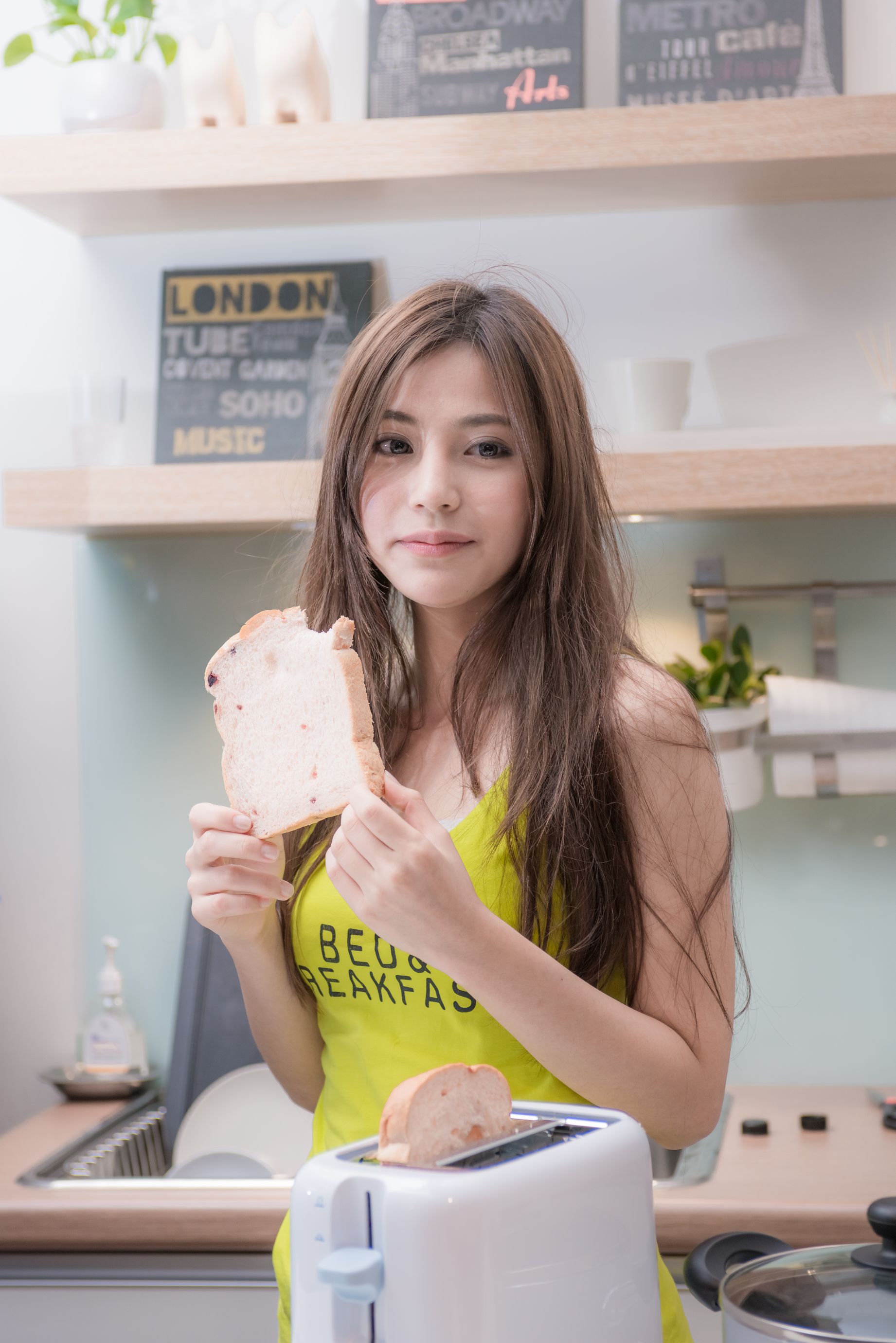 辜莞允、邱慧雯《极品台湾姐妹花》居家-图48