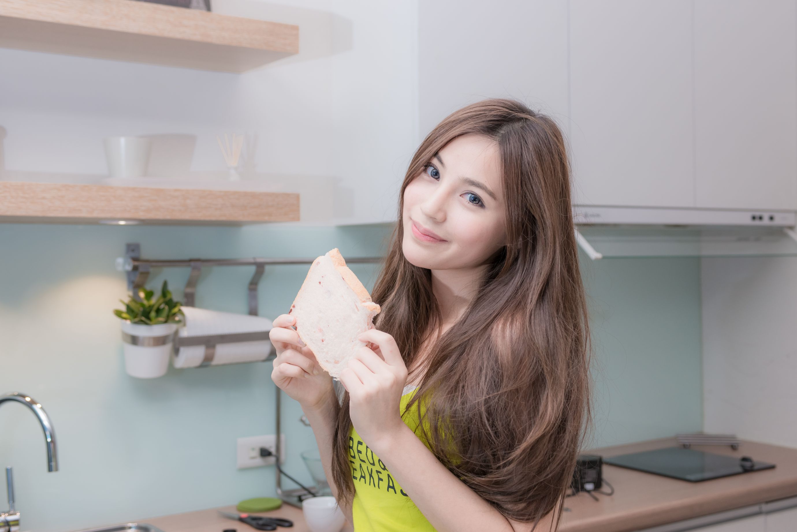 辜莞允、邱慧雯《极品台湾姐妹花》居家-图4