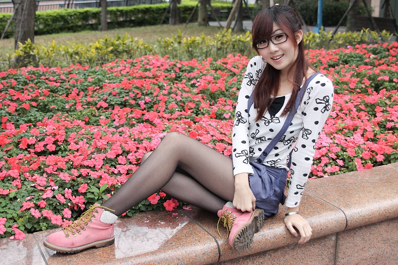 台湾清纯美女Angel《黑丝街拍图片》写真合集-图33