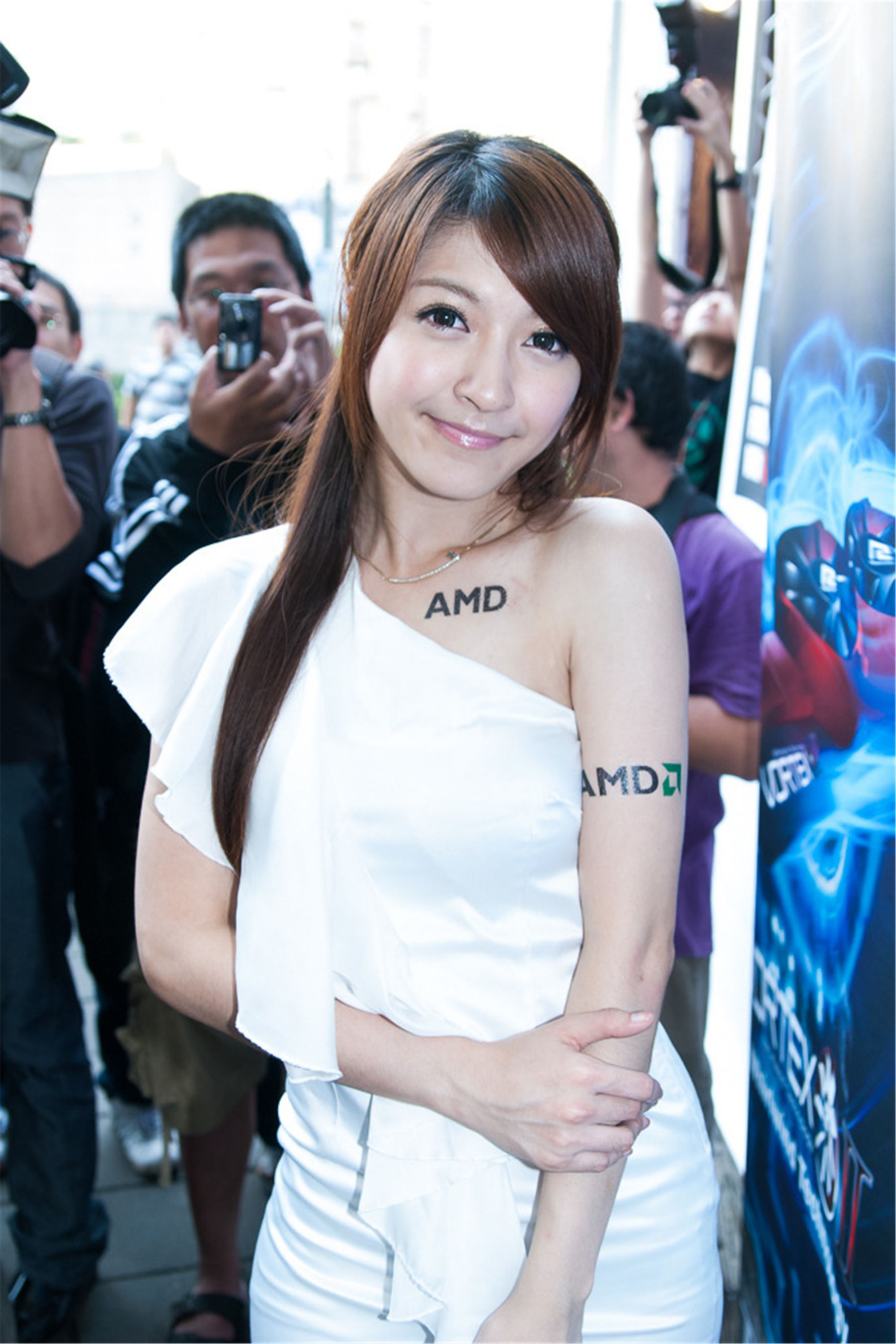 台湾模特蓓蓓《光华商场AMD展台》高清套图-图4