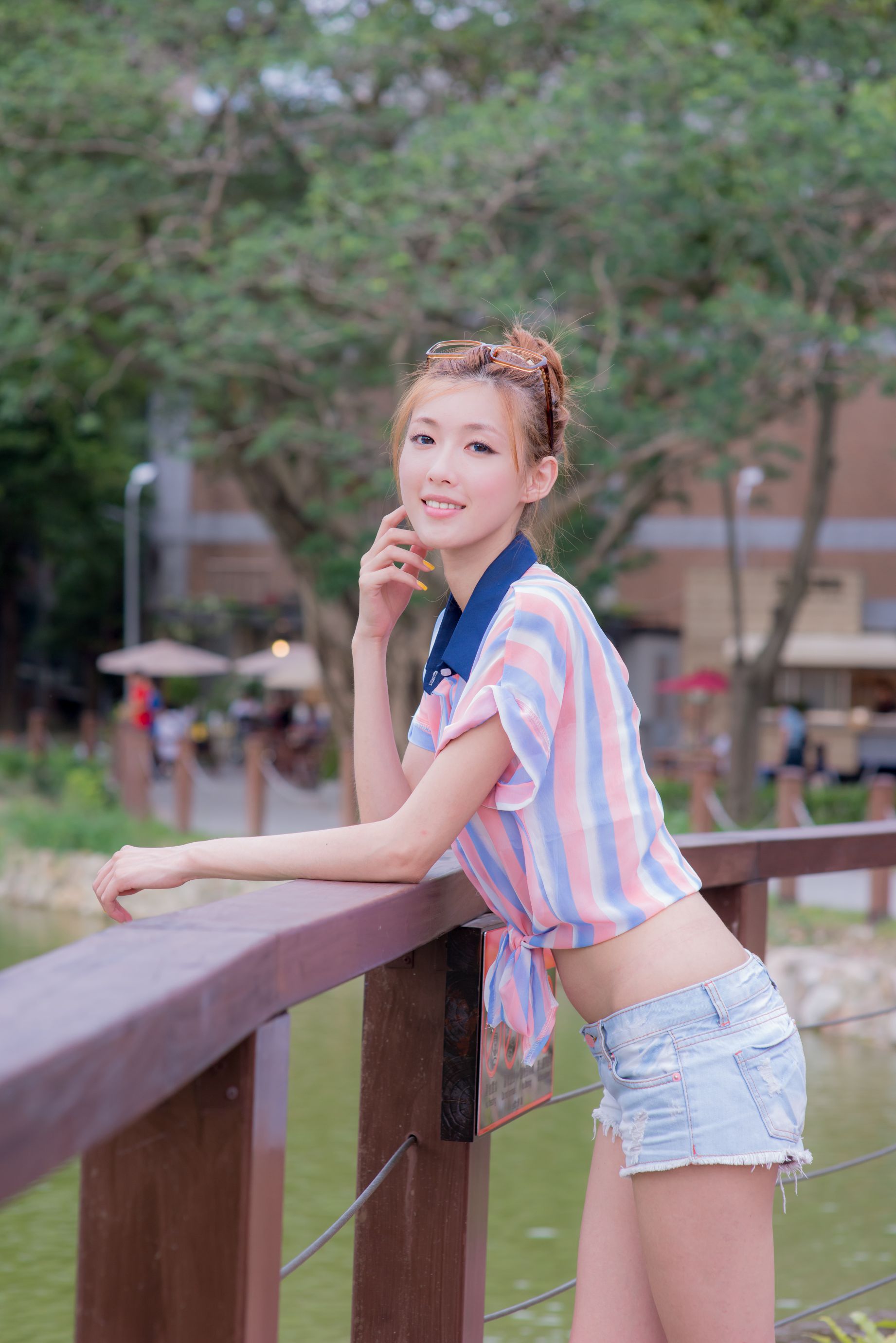 Kila晶晶/廖挺伶《小清新热裤美腿街拍》-图25