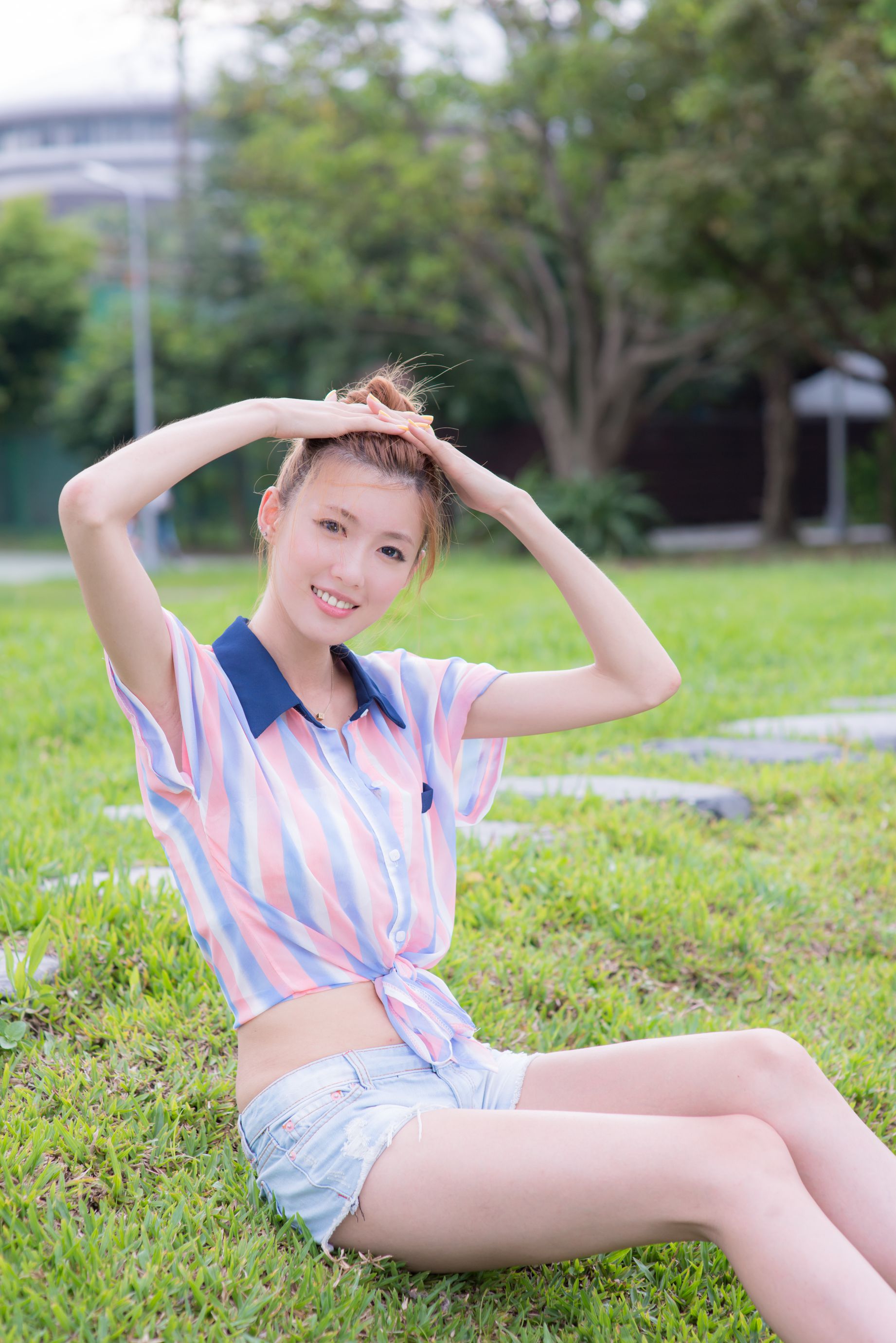 Kila晶晶/廖挺伶《小清新热裤美腿街拍》-图32