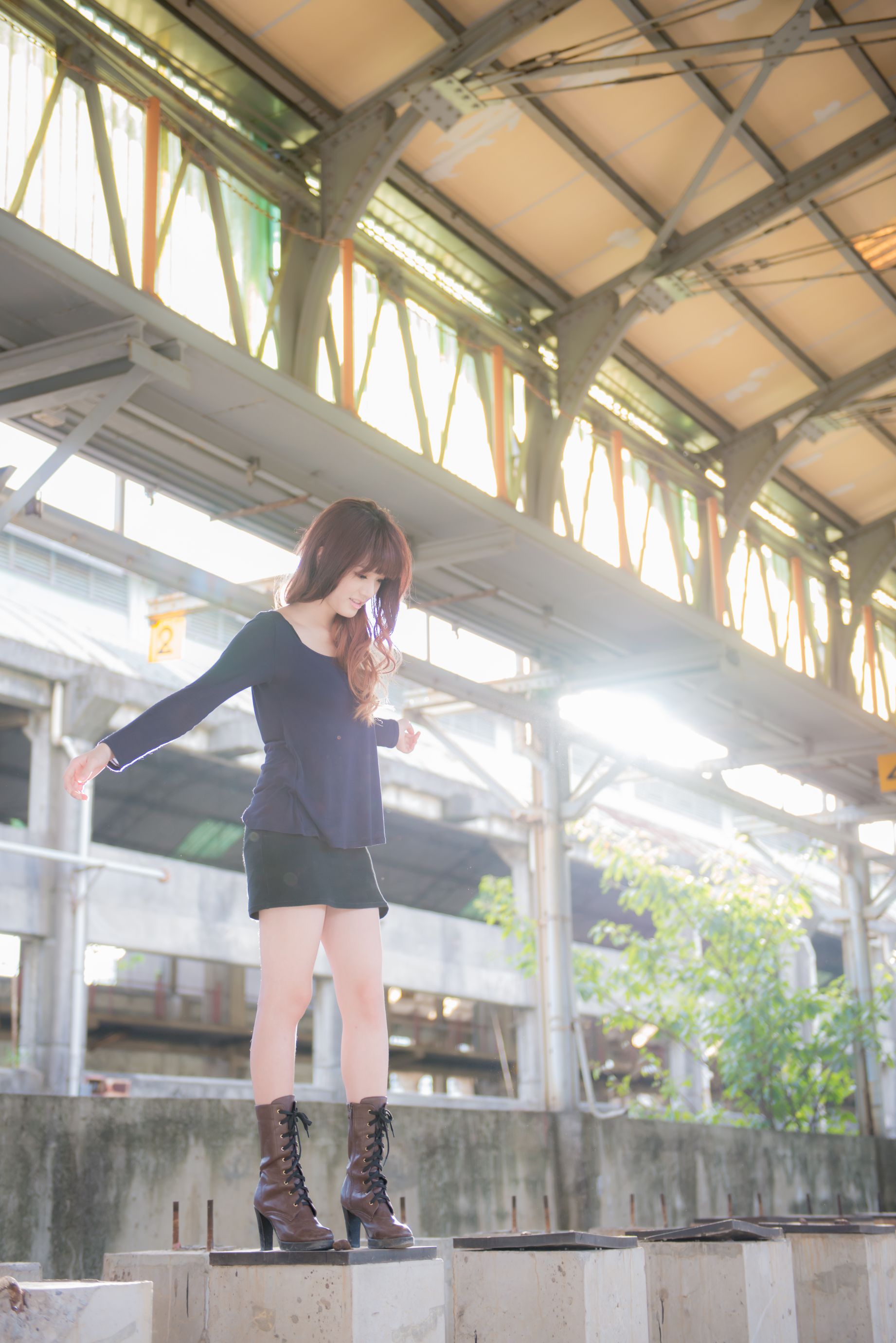 台湾正妹林岗怡Didy《废墟车站唯美外拍》-图1