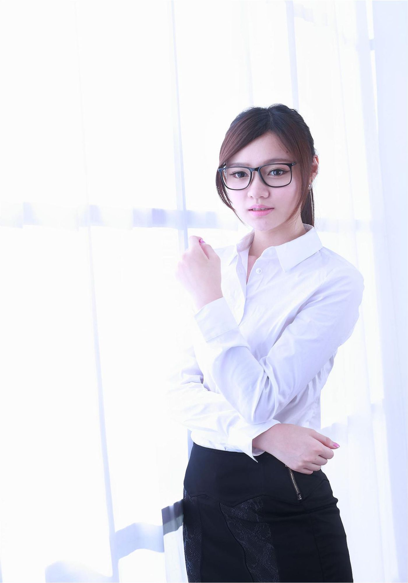 台湾模特苏小立《OL职业装棚拍》-图2