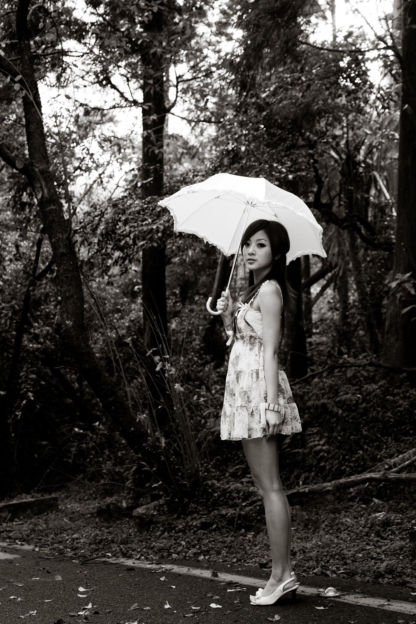 Mikako/张凯洁《白色圓舞曲x黑色執念》陽明山竹子湖外拍-图1