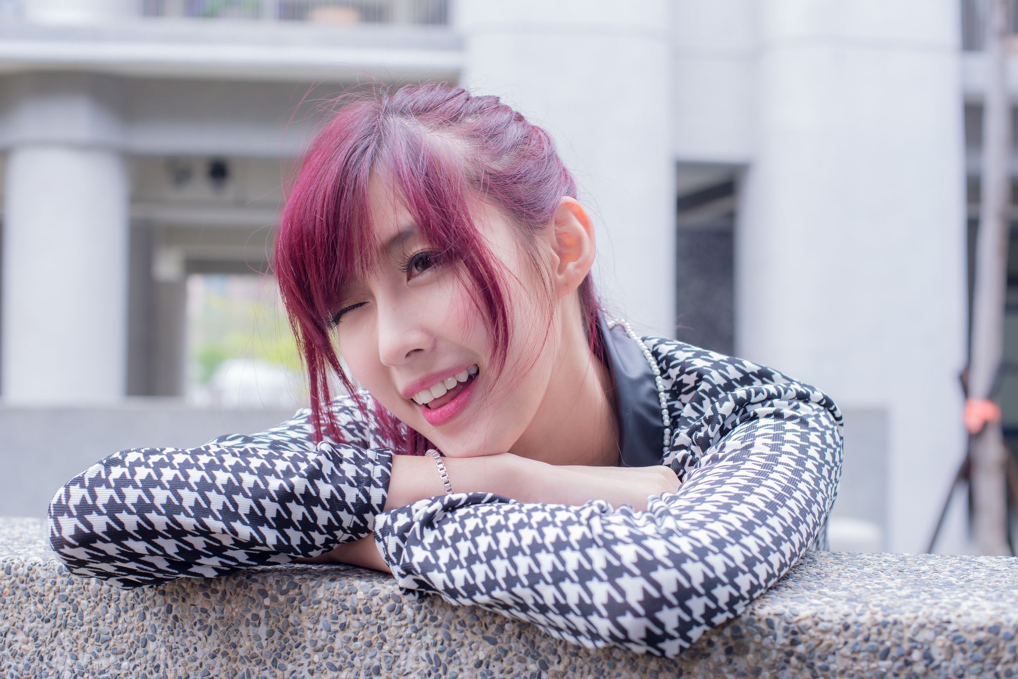 廖挺伶/Kila晶晶《超短裙+长靴街拍》-图0