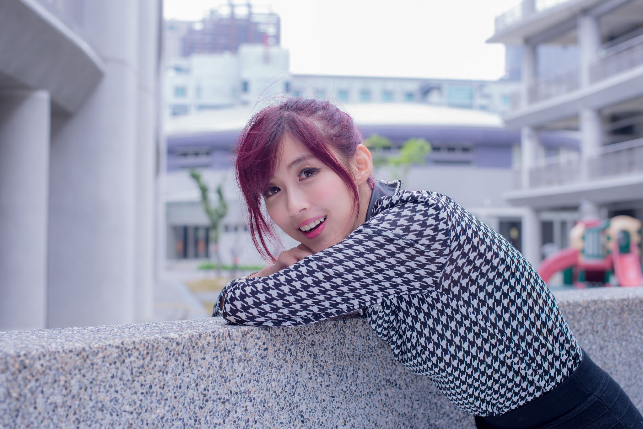 廖挺伶/Kila晶晶《超短裙+长靴街拍》-图1