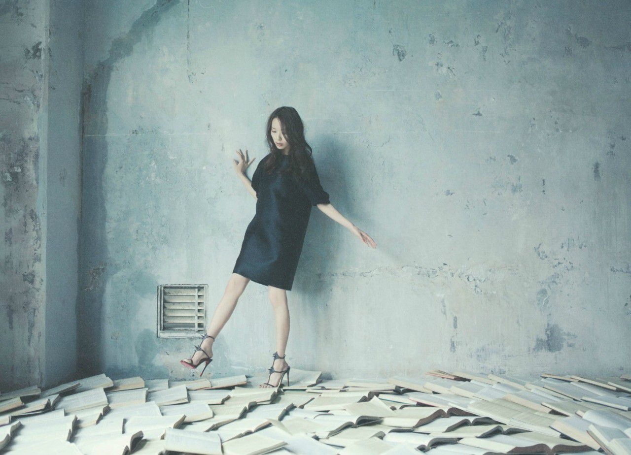 户田惠梨香 《IQUEEN》-图2