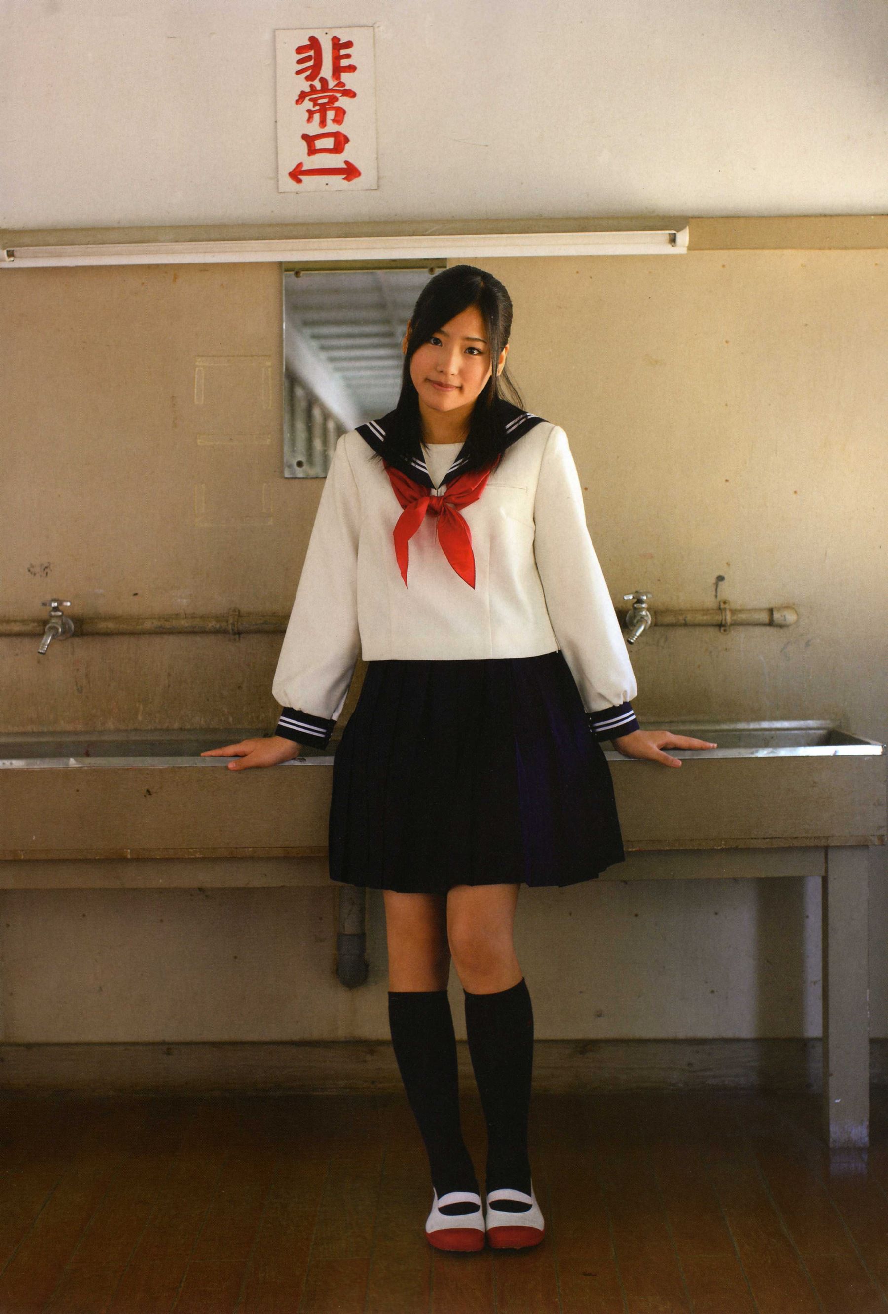 渡り廊下走り队 《Akkanbe》-图1