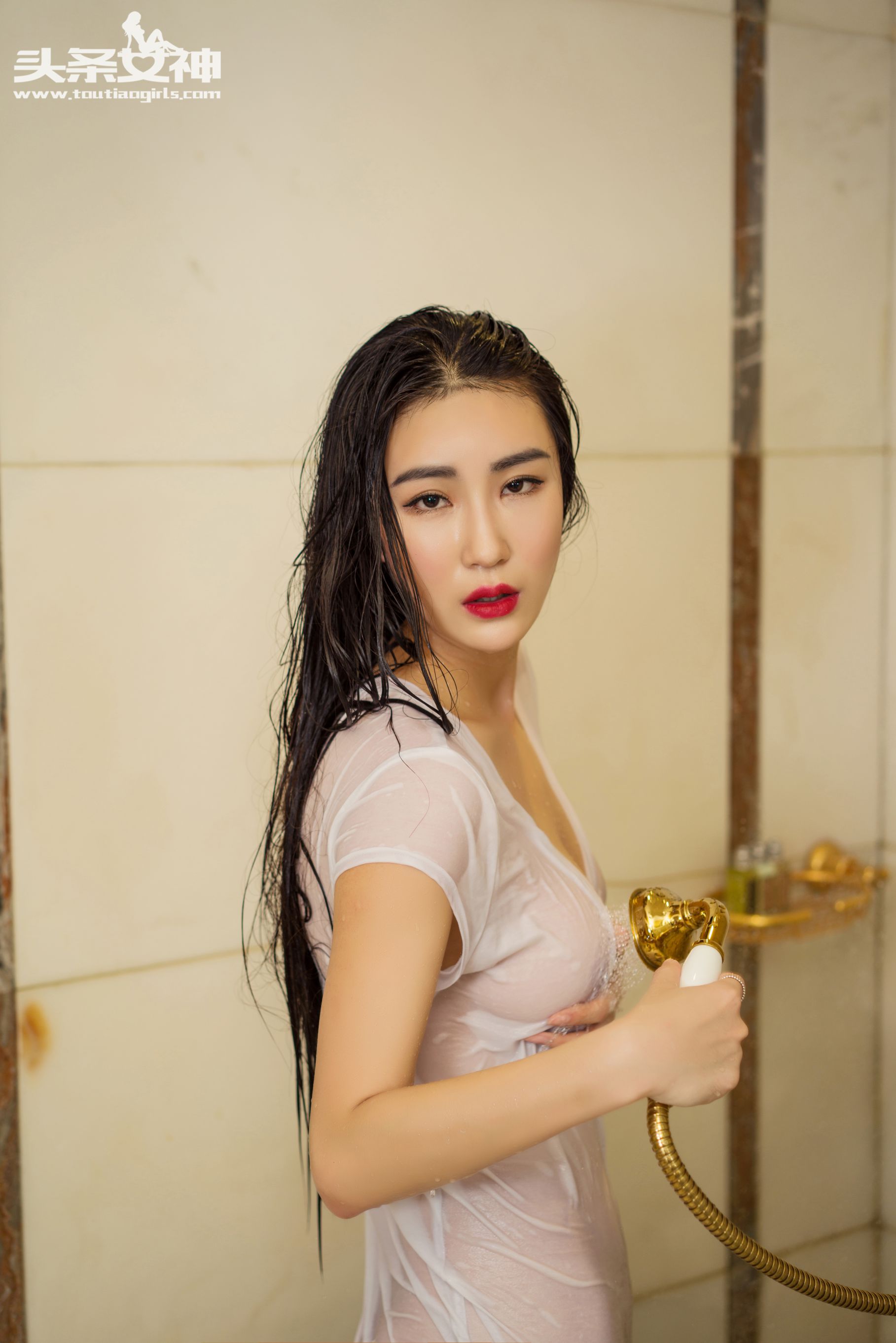 关爱妮/瑷妮《死在你杯里》-图39