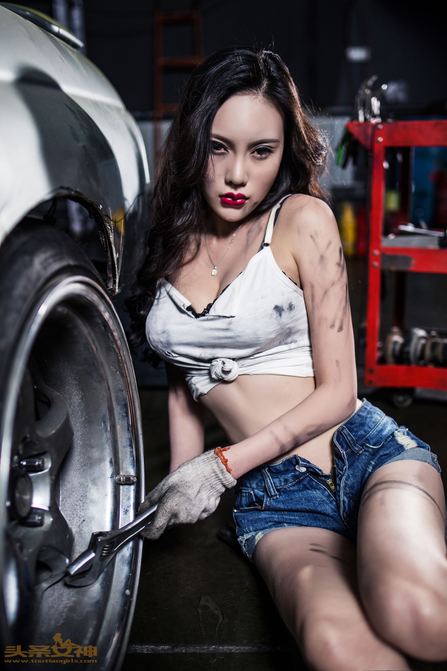 米娅《修车美女》-图9
